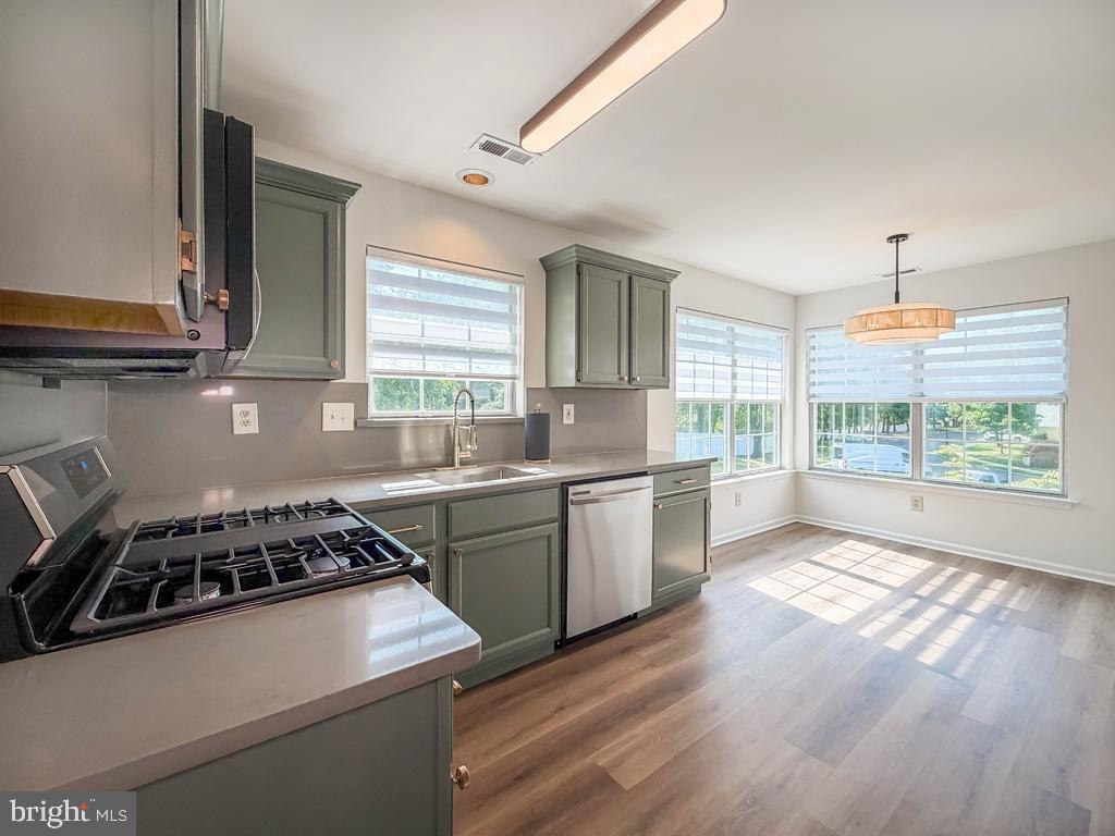 BROOKSTONE - Residential