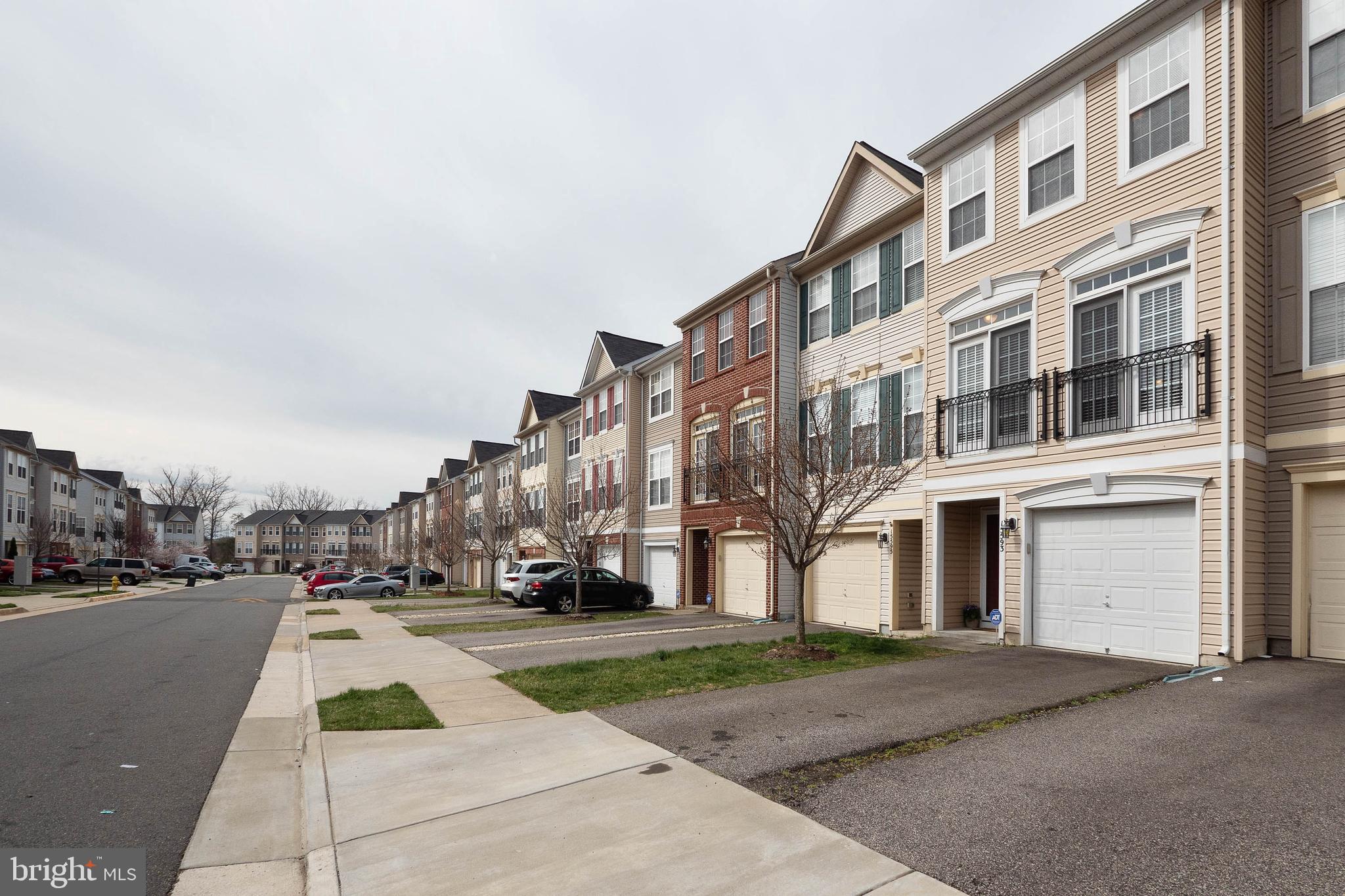 POWELLS RUN VILLAGE COND - Residential