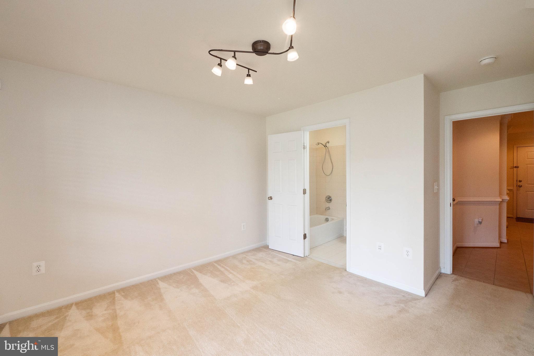 POWELLS RUN VILLAGE COND - Residential