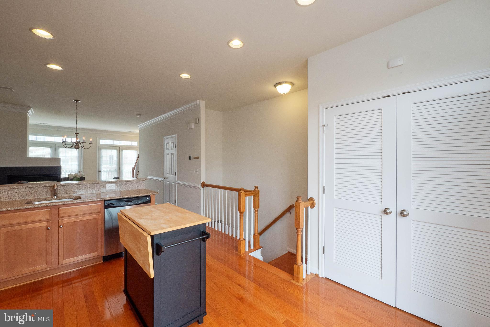 POWELLS RUN VILLAGE COND - Residential