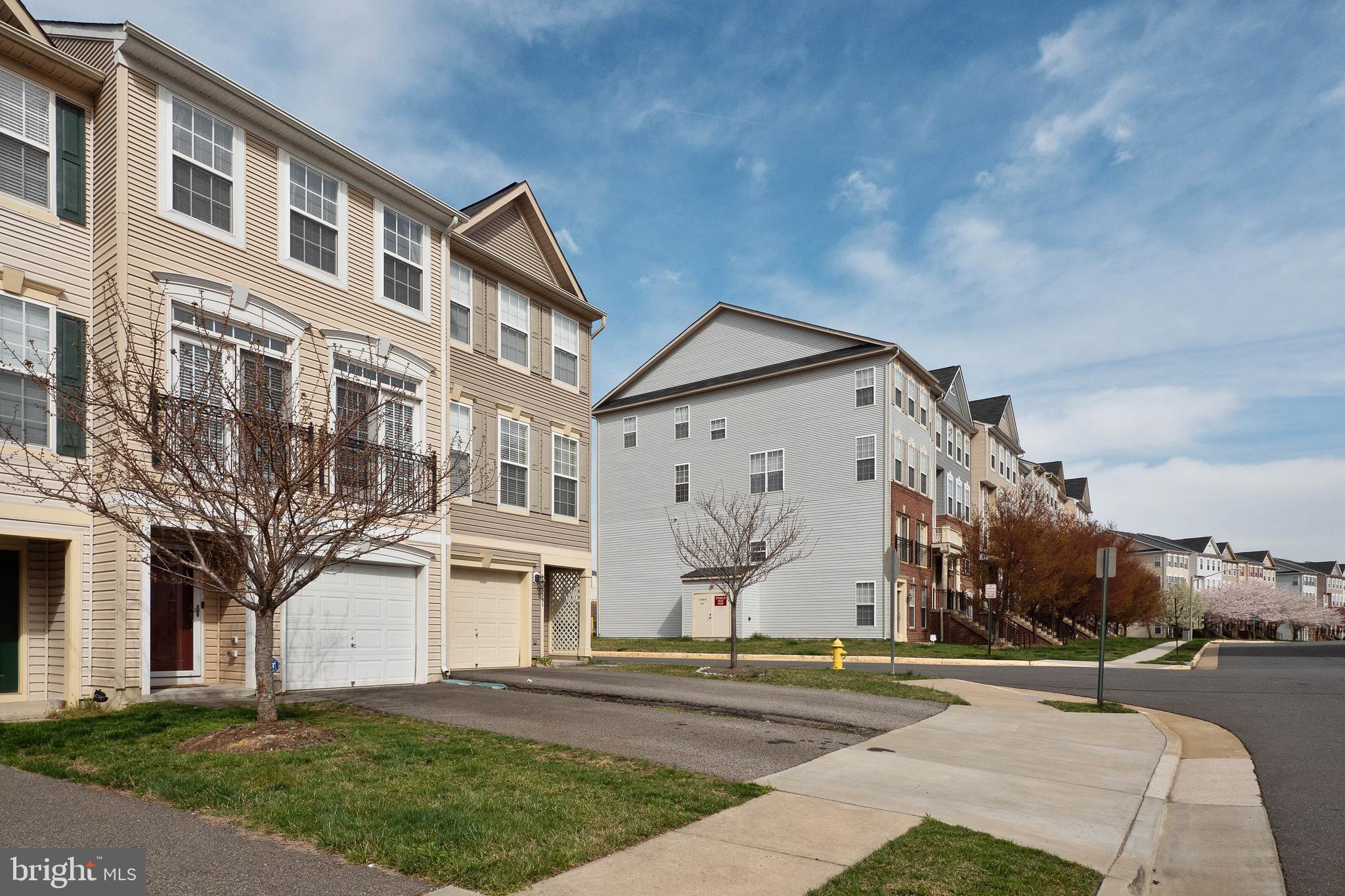 POWELLS RUN VILLAGE COND - Residential