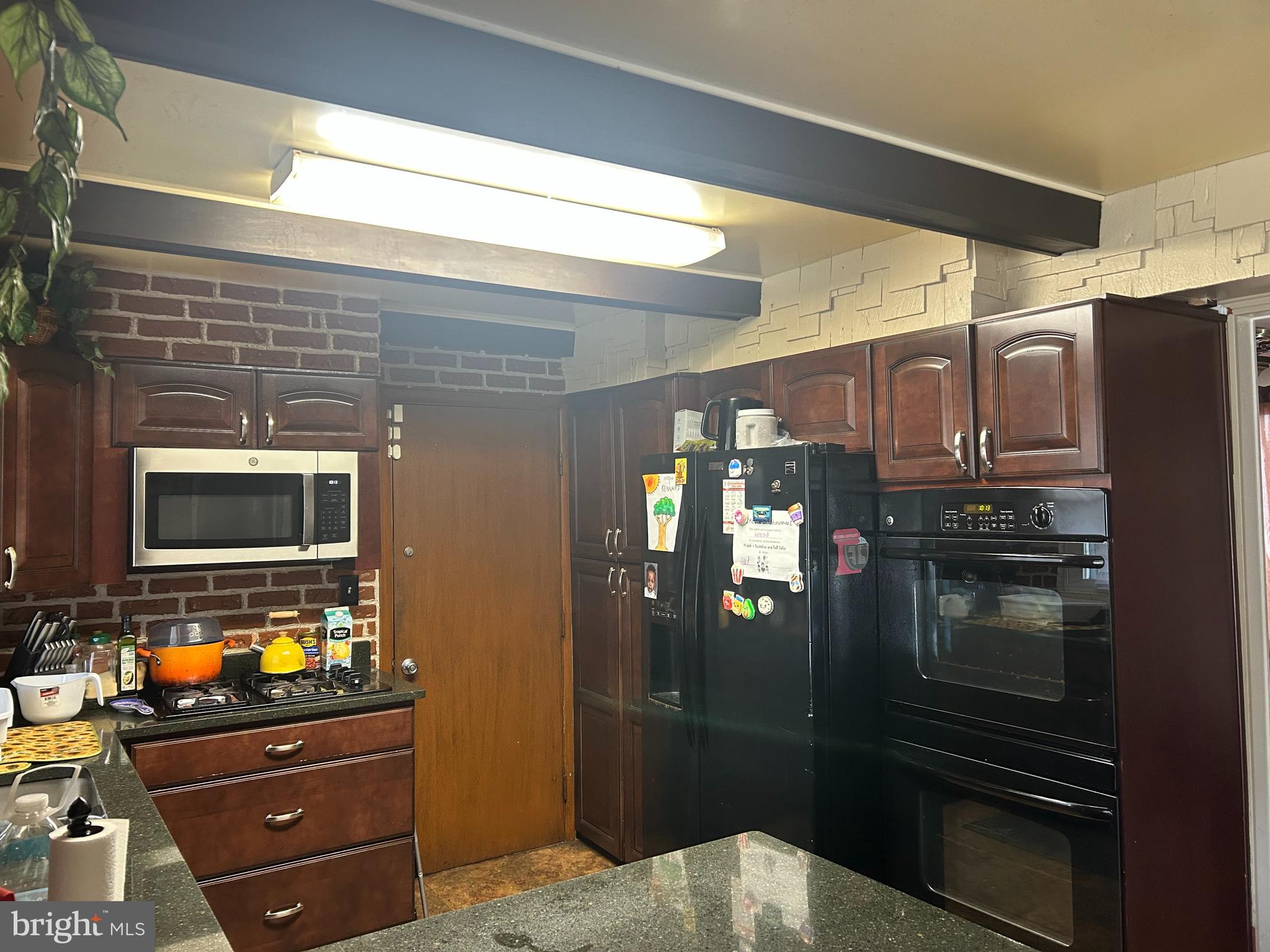 WEYBURN PARK - Residential