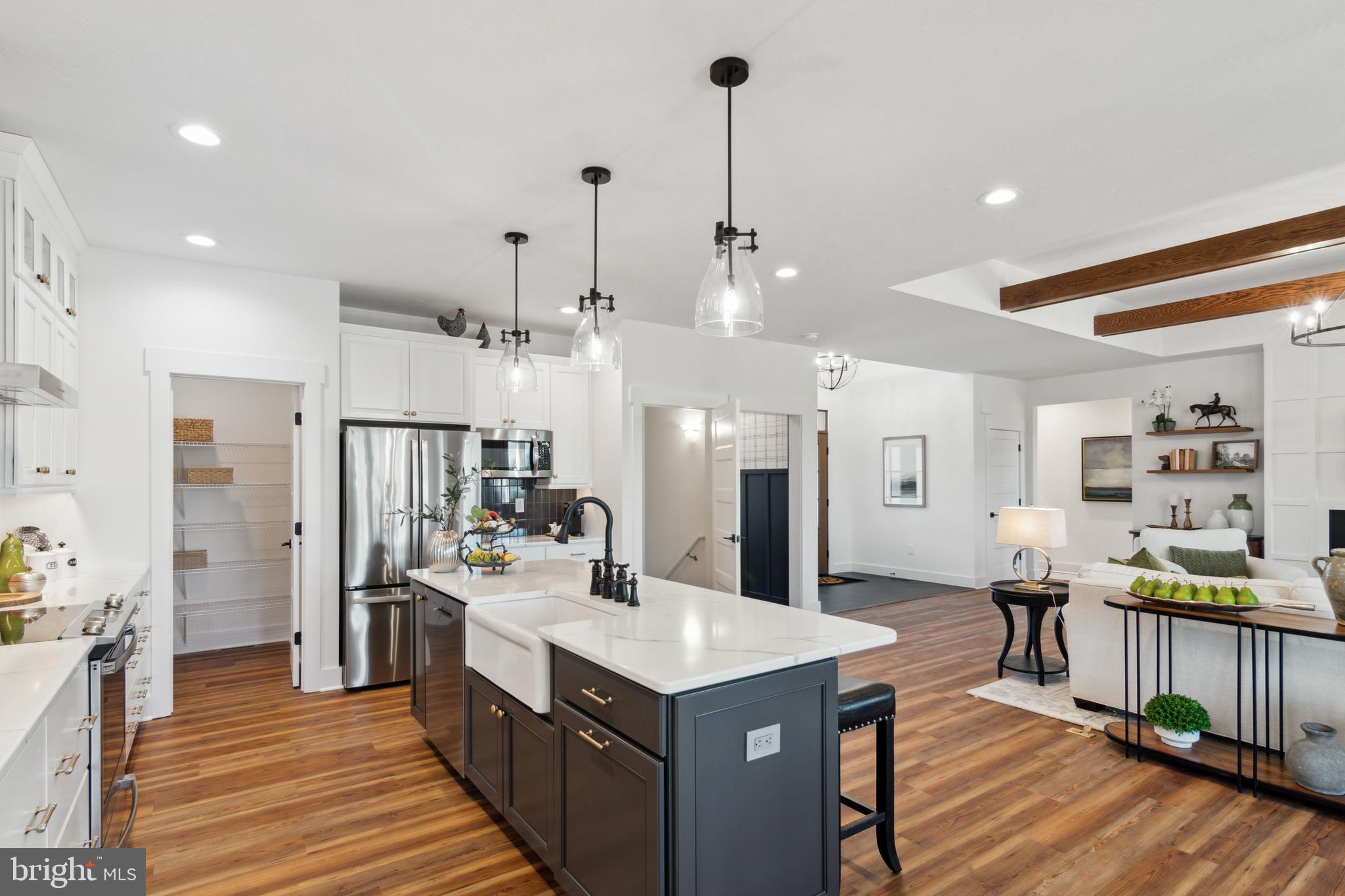 EAGLE ROCK - Residential