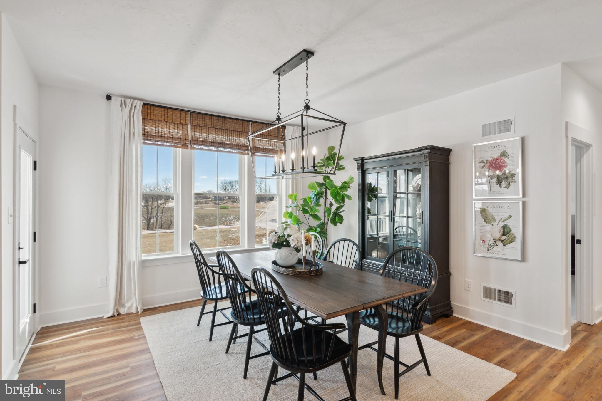 EAGLE ROCK - Residential