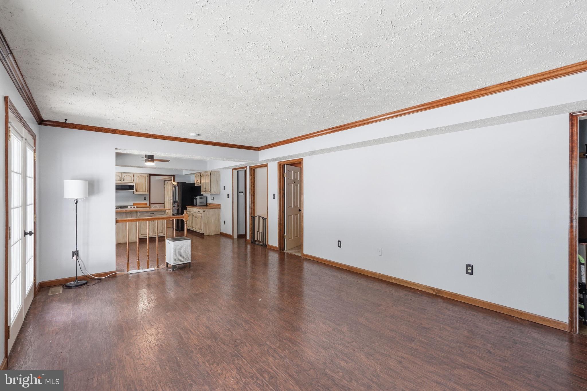 MEADOW CREEK MANOR - Residential