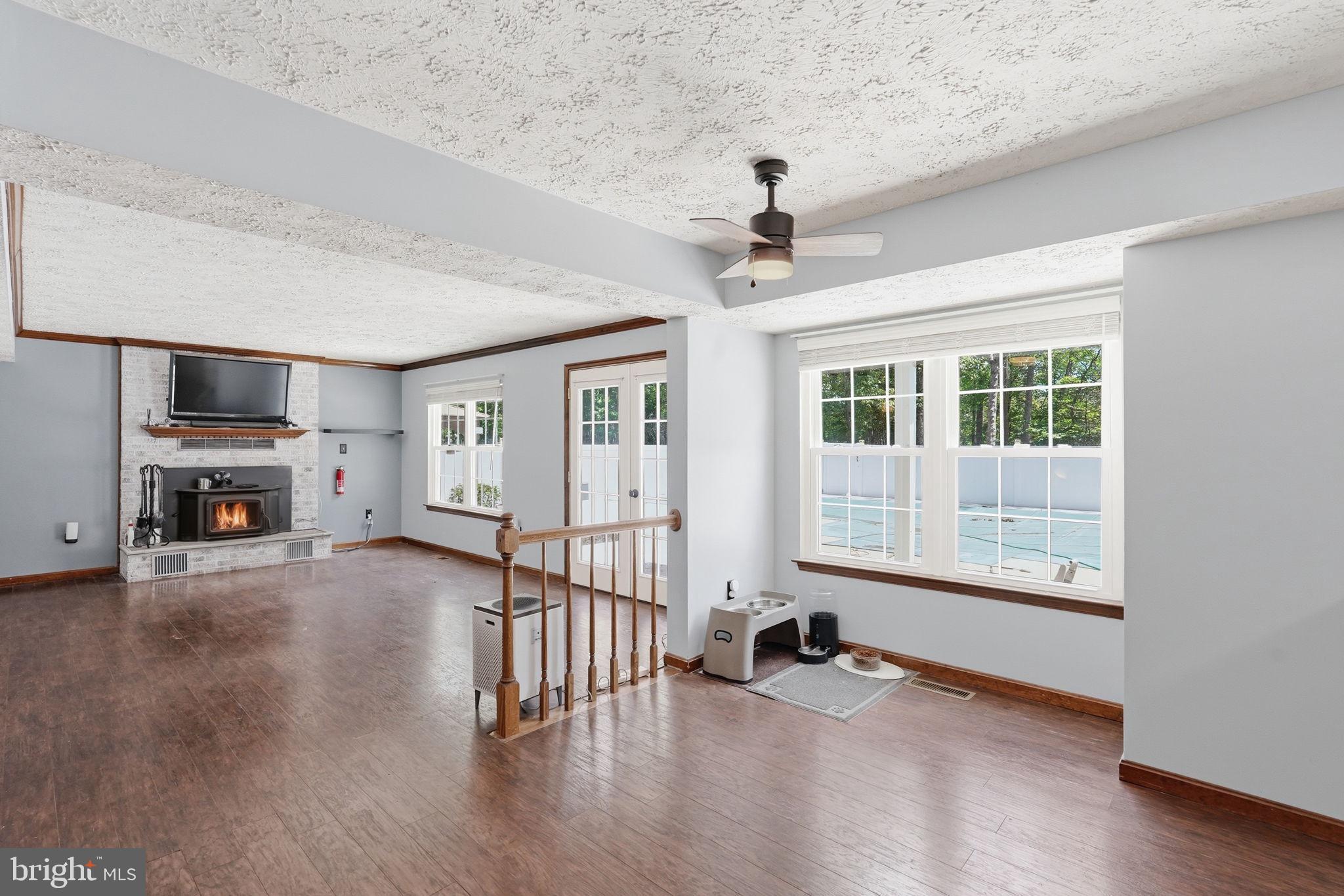 MEADOW CREEK MANOR - Residential