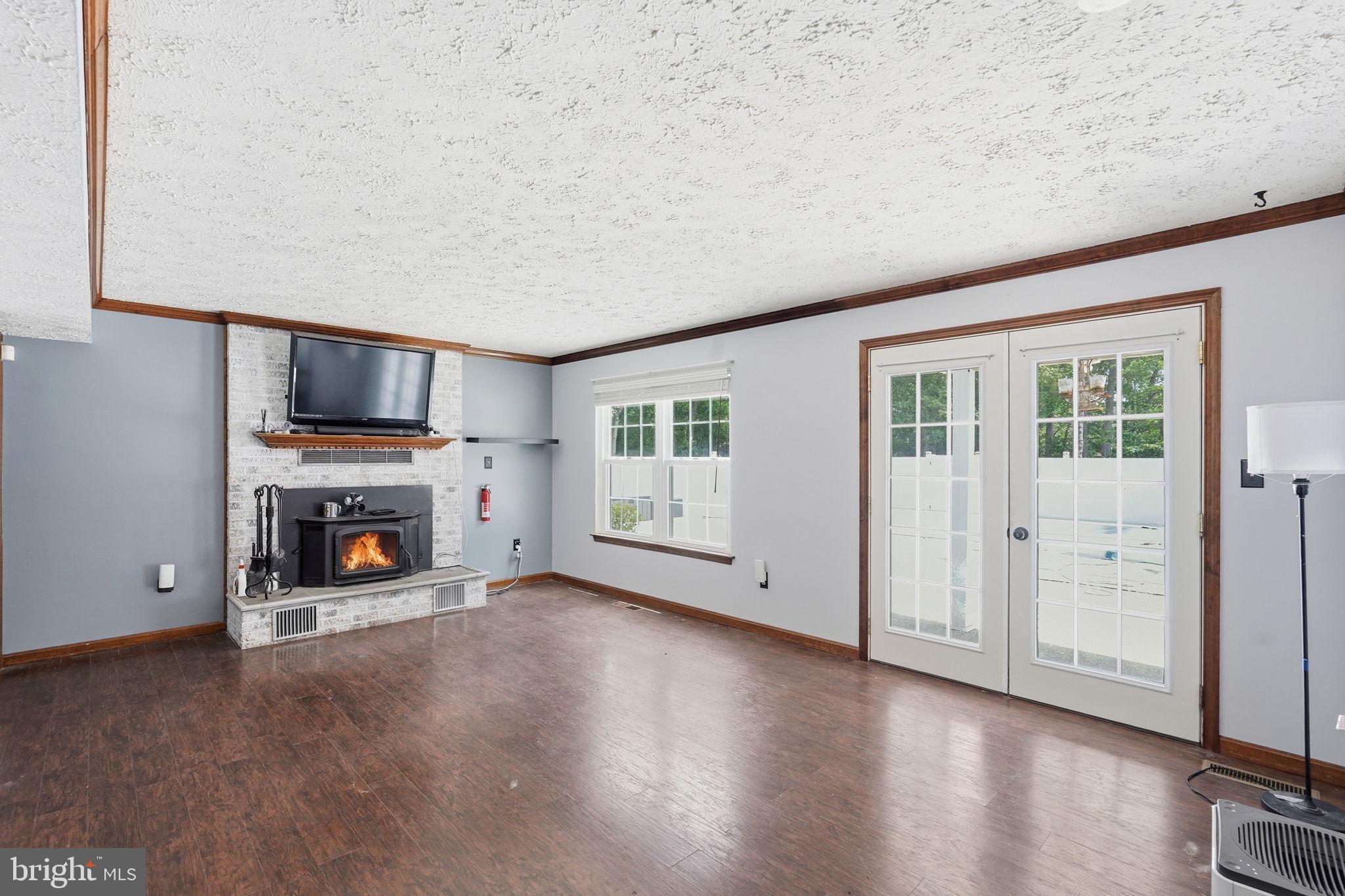MEADOW CREEK MANOR - Residential