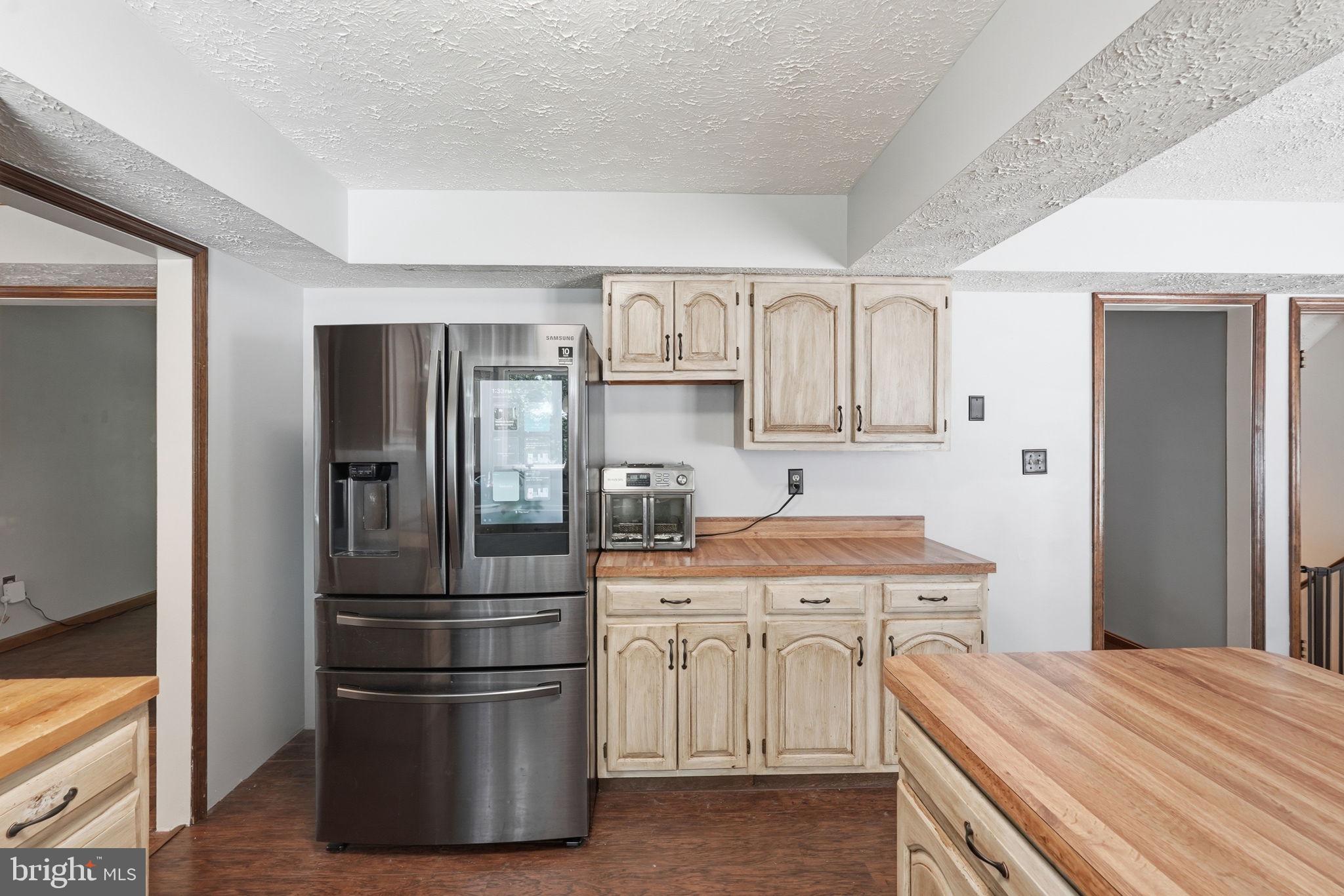 MEADOW CREEK MANOR - Residential