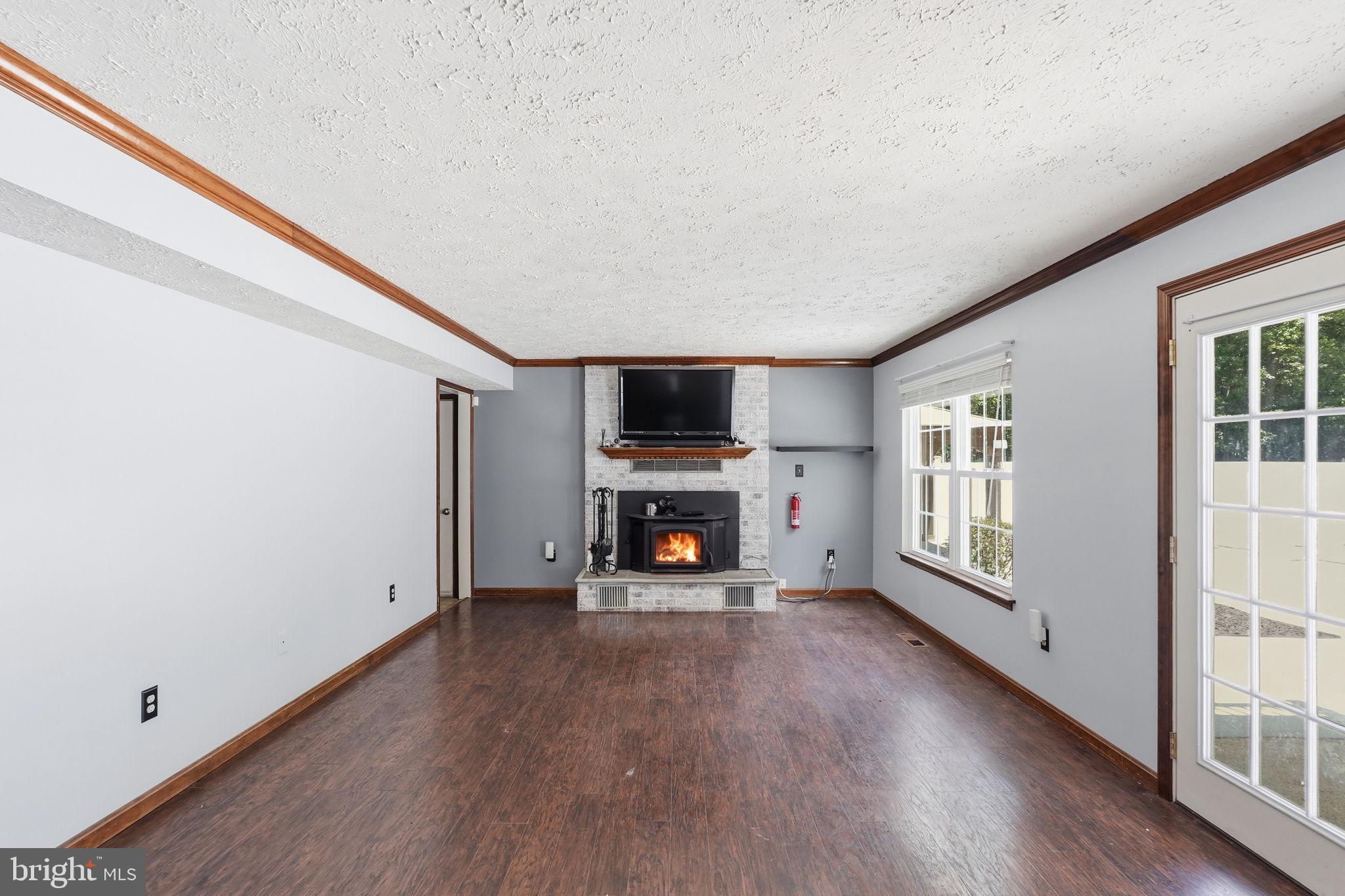 MEADOW CREEK MANOR - Residential