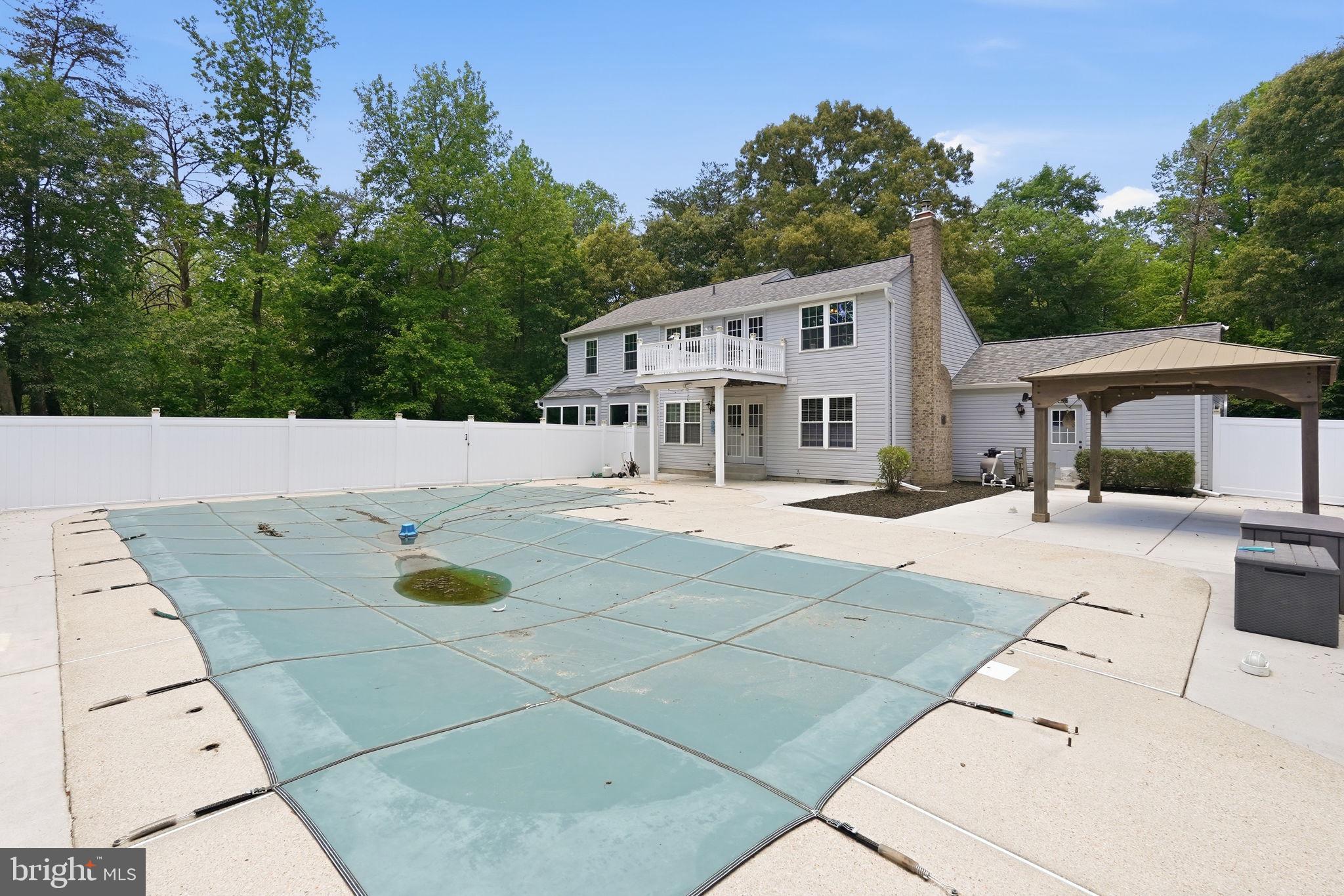 MEADOW CREEK MANOR - Residential