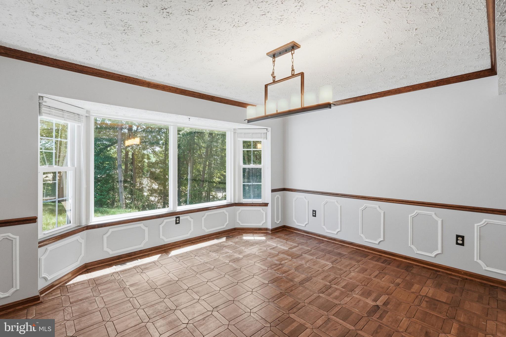 MEADOW CREEK MANOR - Residential