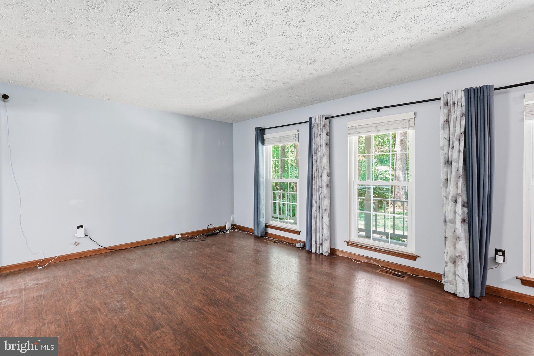 MEADOW CREEK MANOR - Residential
