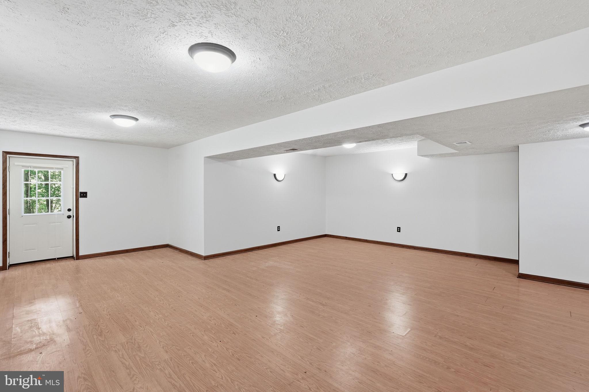 MEADOW CREEK MANOR - Residential