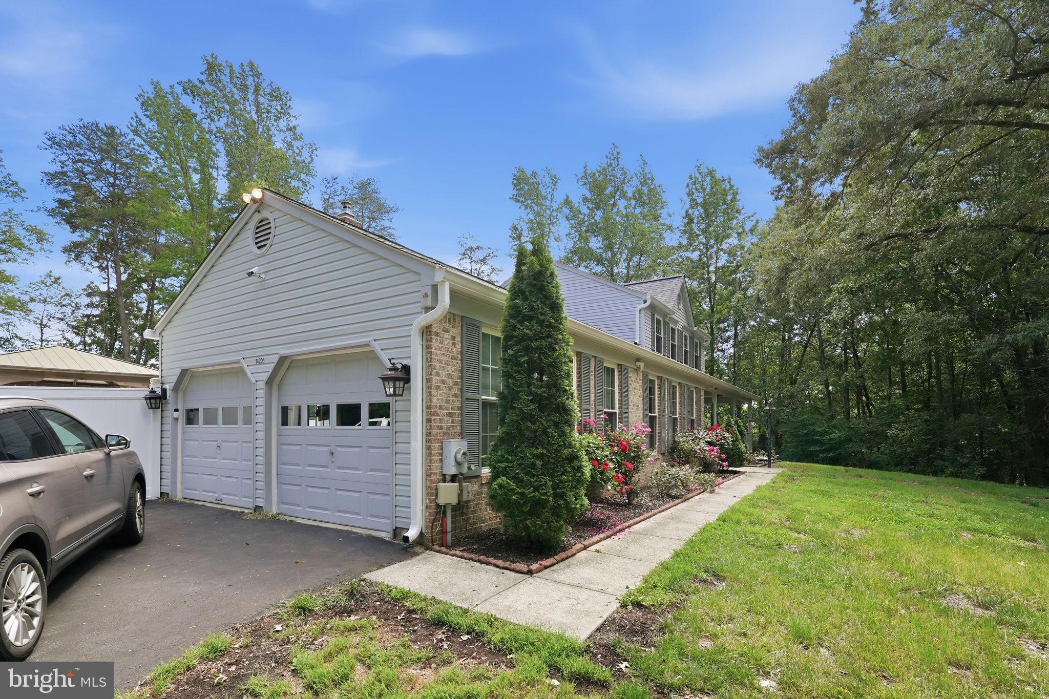 MEADOW CREEK MANOR - Residential