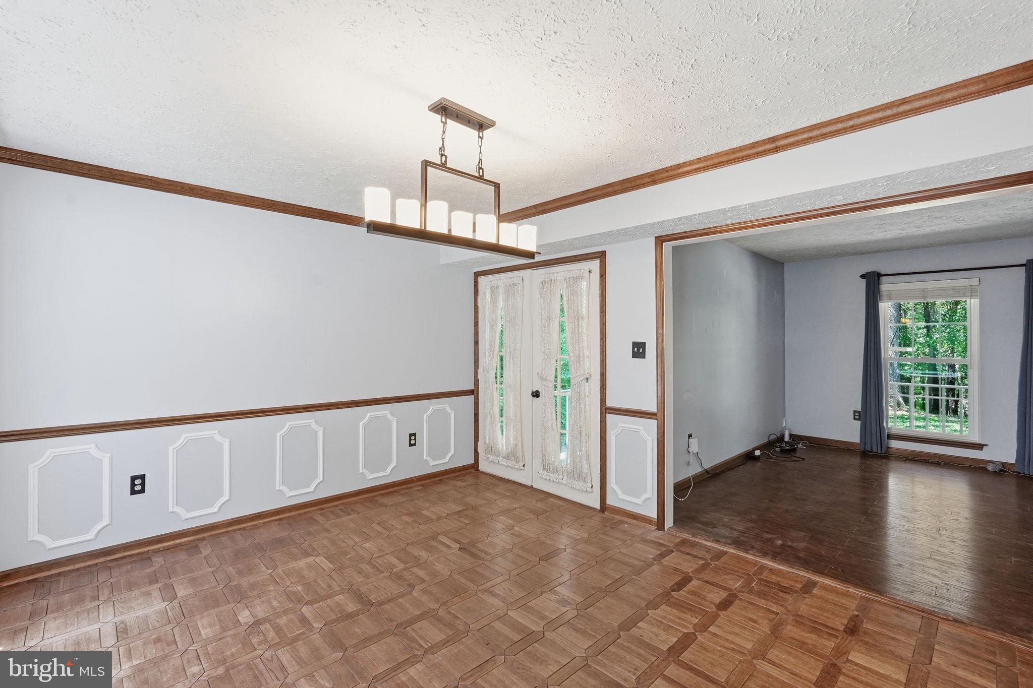 MEADOW CREEK MANOR - Residential
