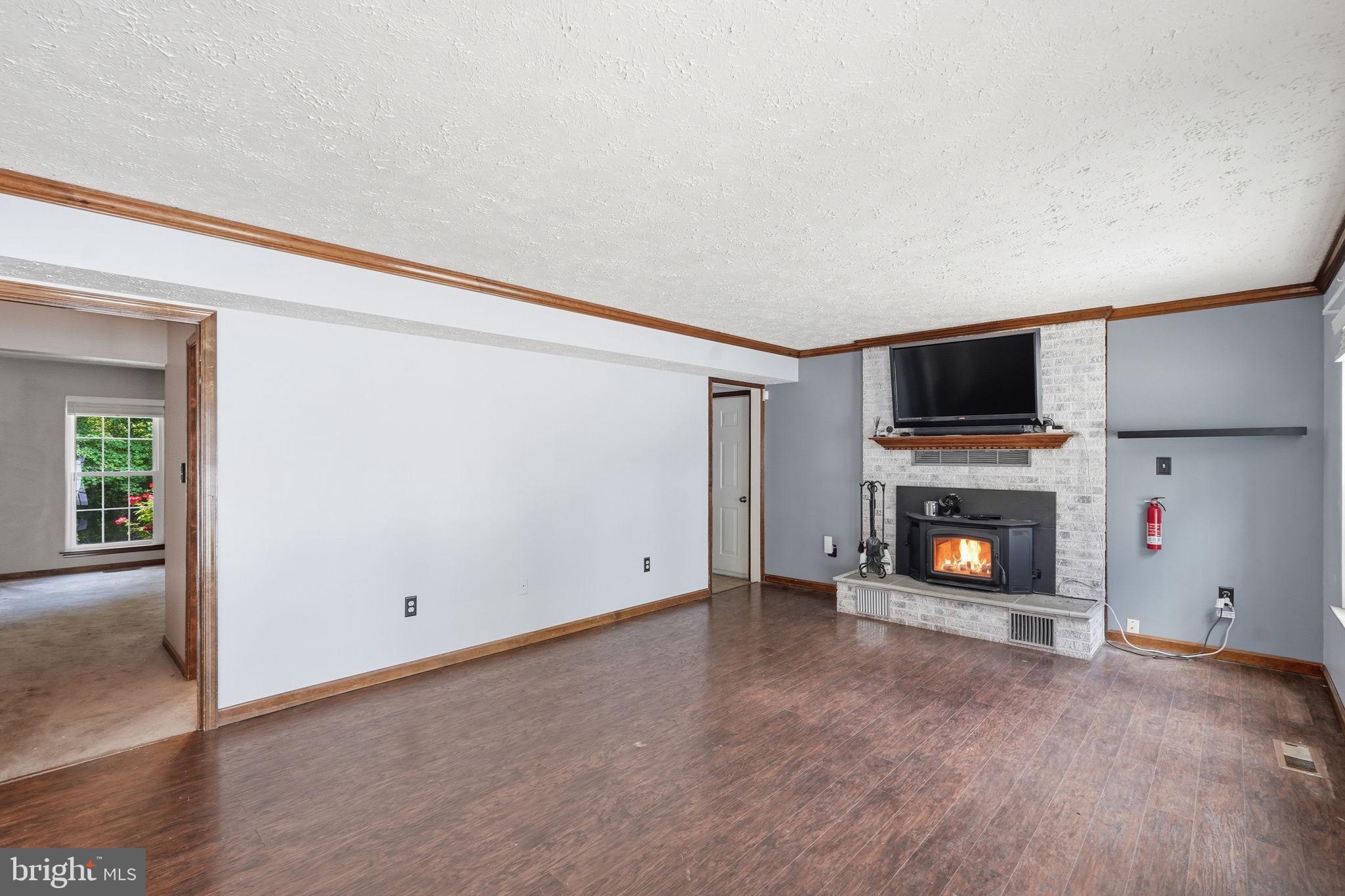 MEADOW CREEK MANOR - Residential