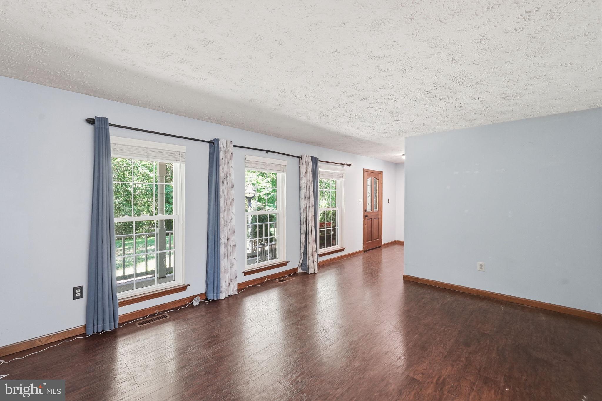 MEADOW CREEK MANOR - Residential