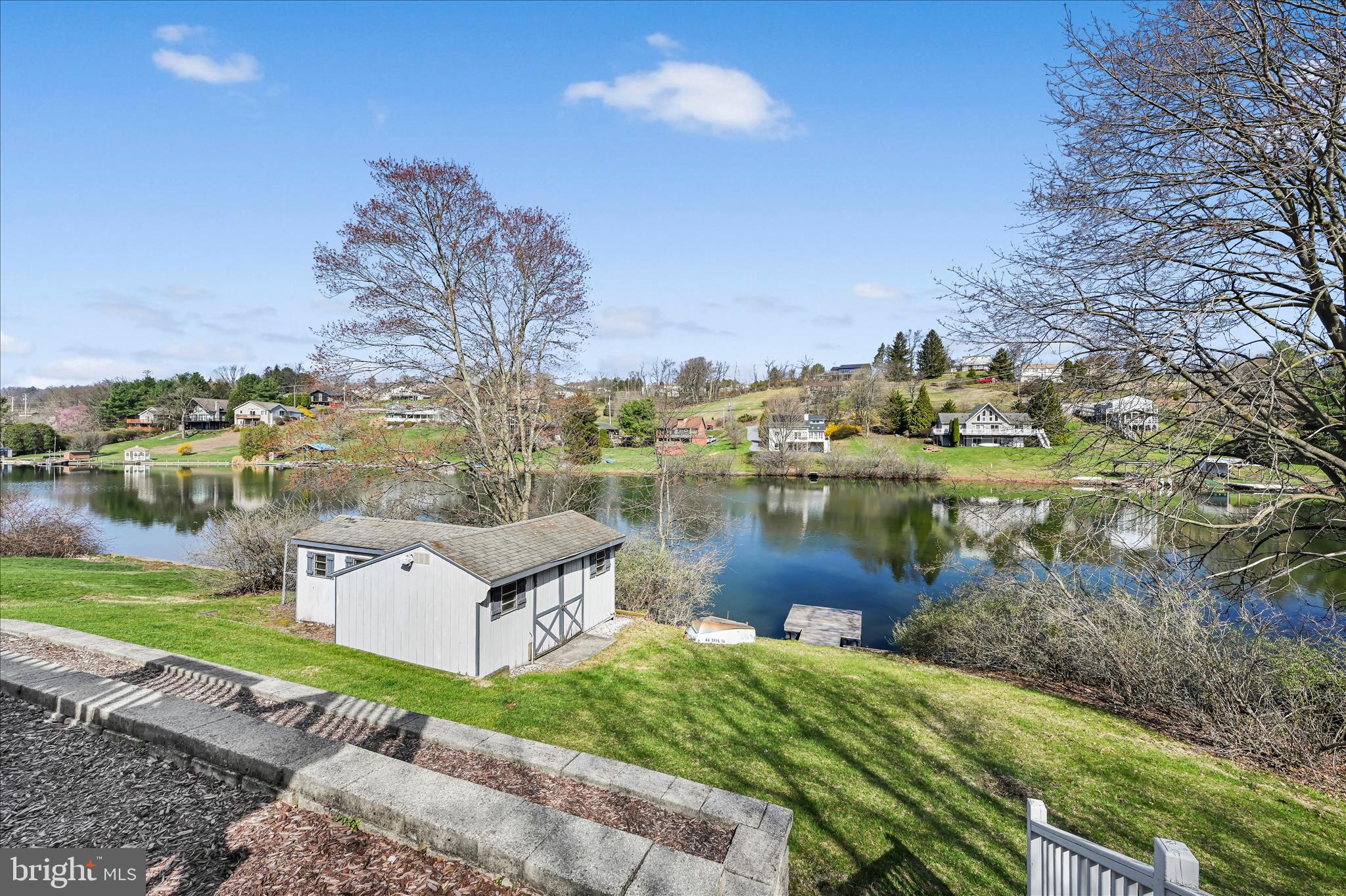 LAKE WYNONAH - Residential