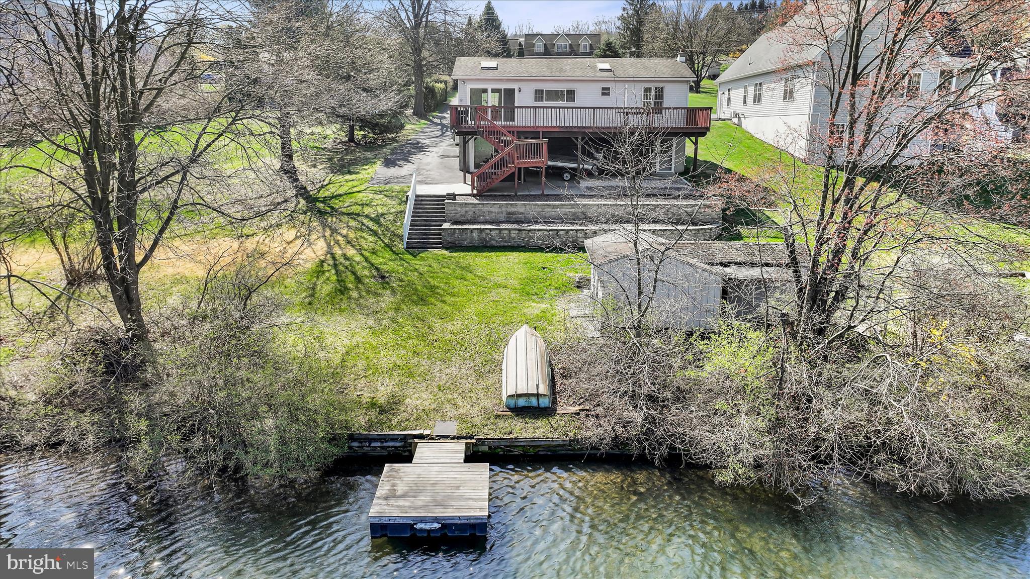 LAKE WYNONAH - Residential