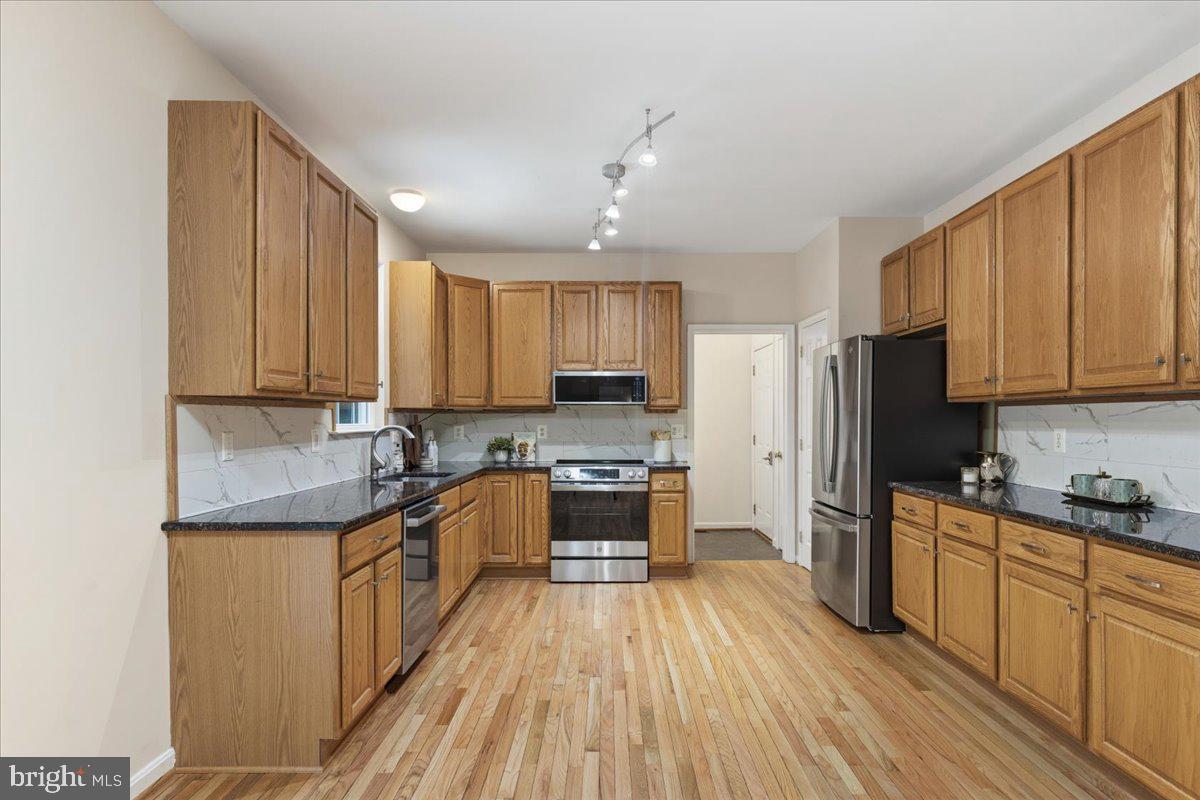CASTLETON - Residential