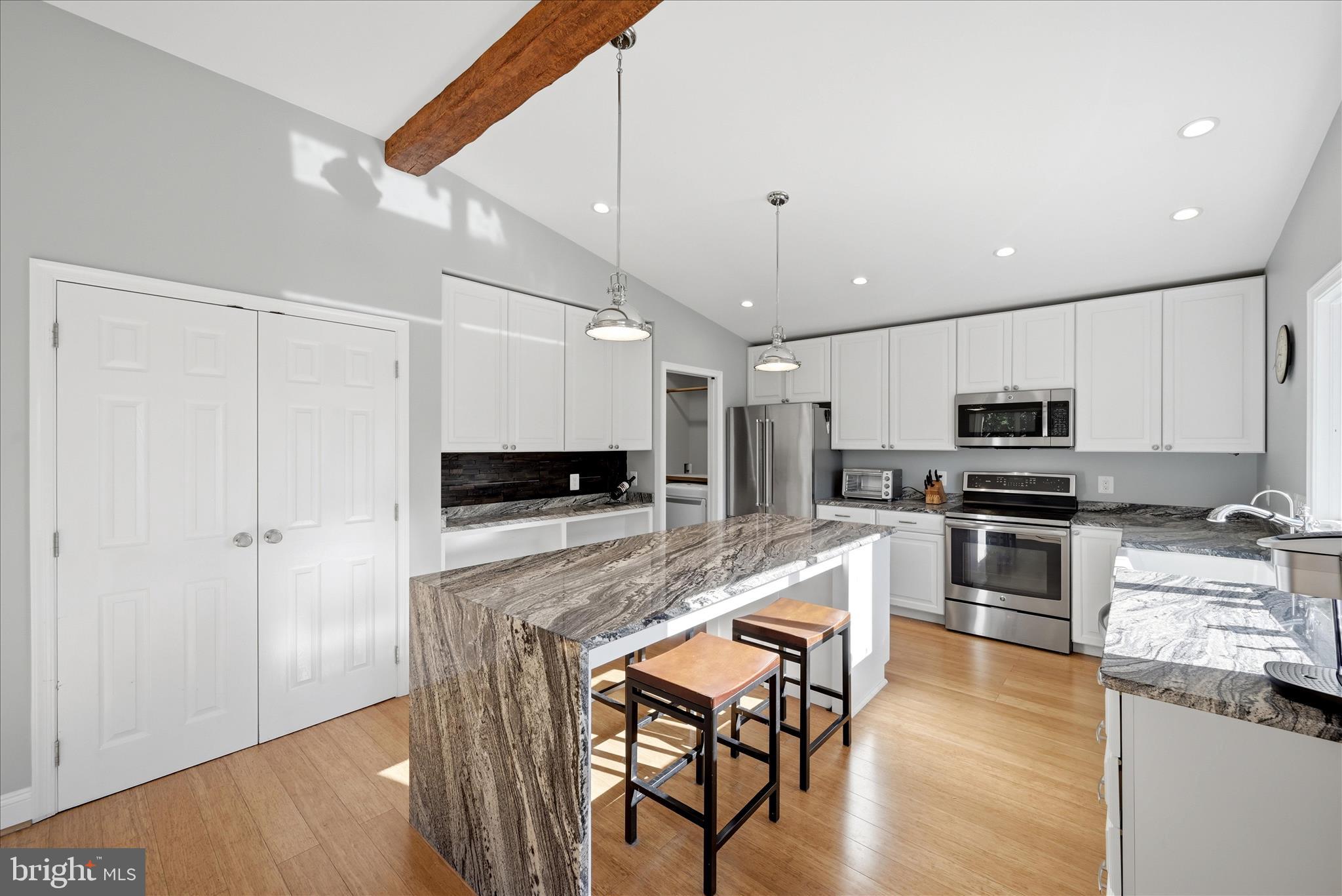 APPLE MT LAKE - Residential