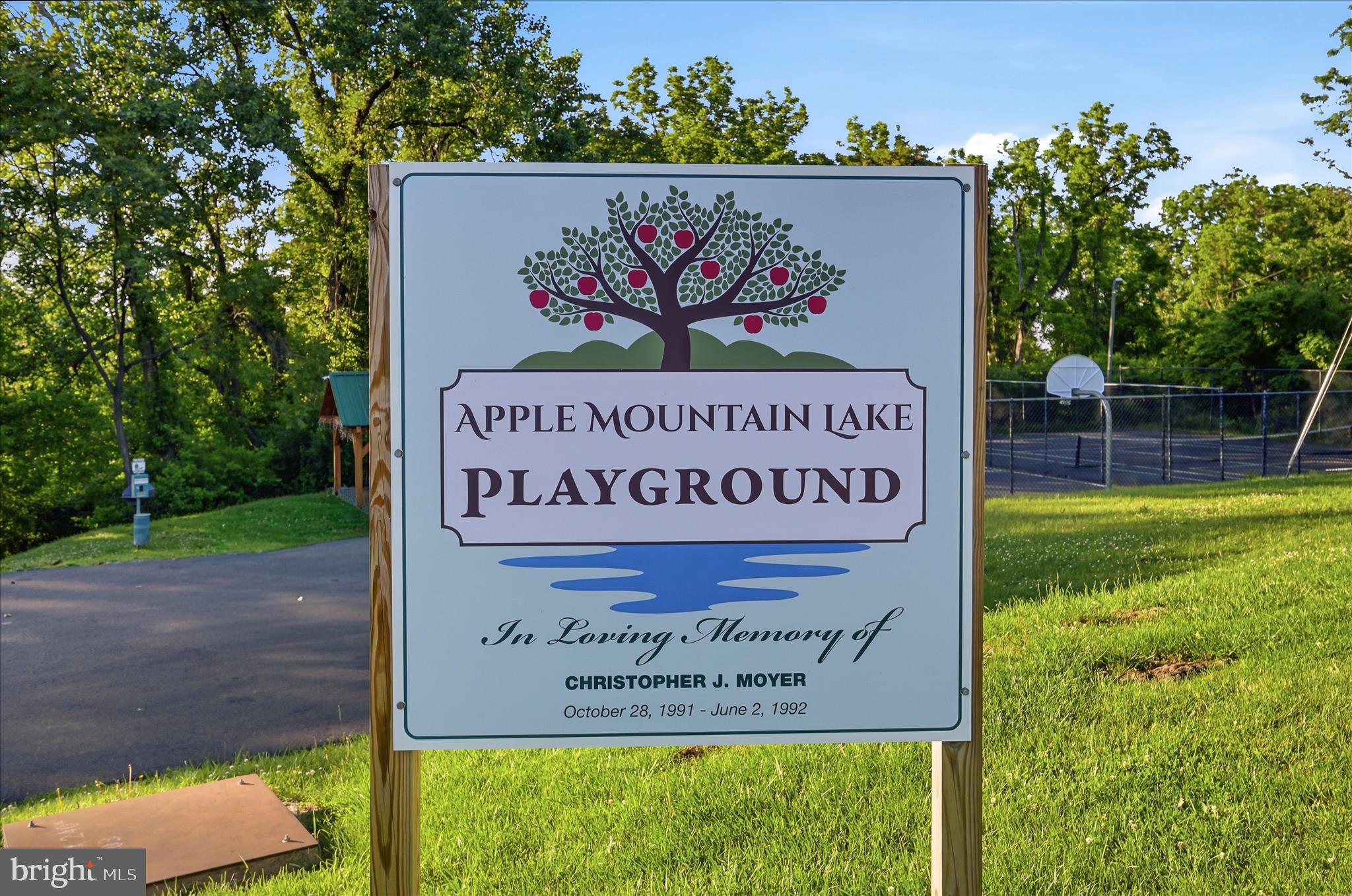 APPLE MT LAKE - Residential