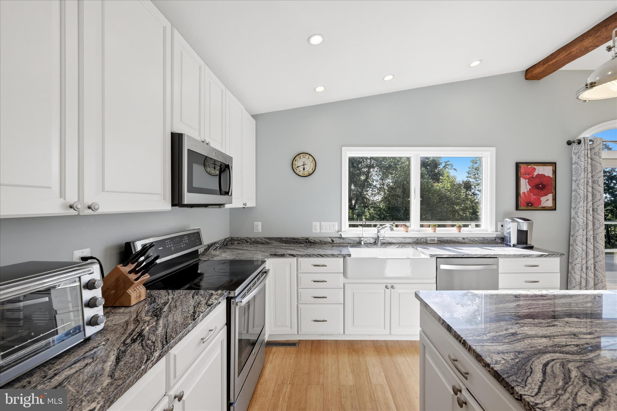 APPLE MT LAKE - Residential