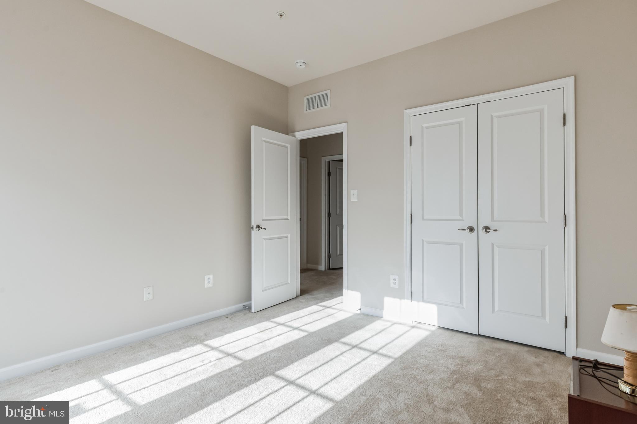 TOWN CENTER COMMONS - Residential Lease