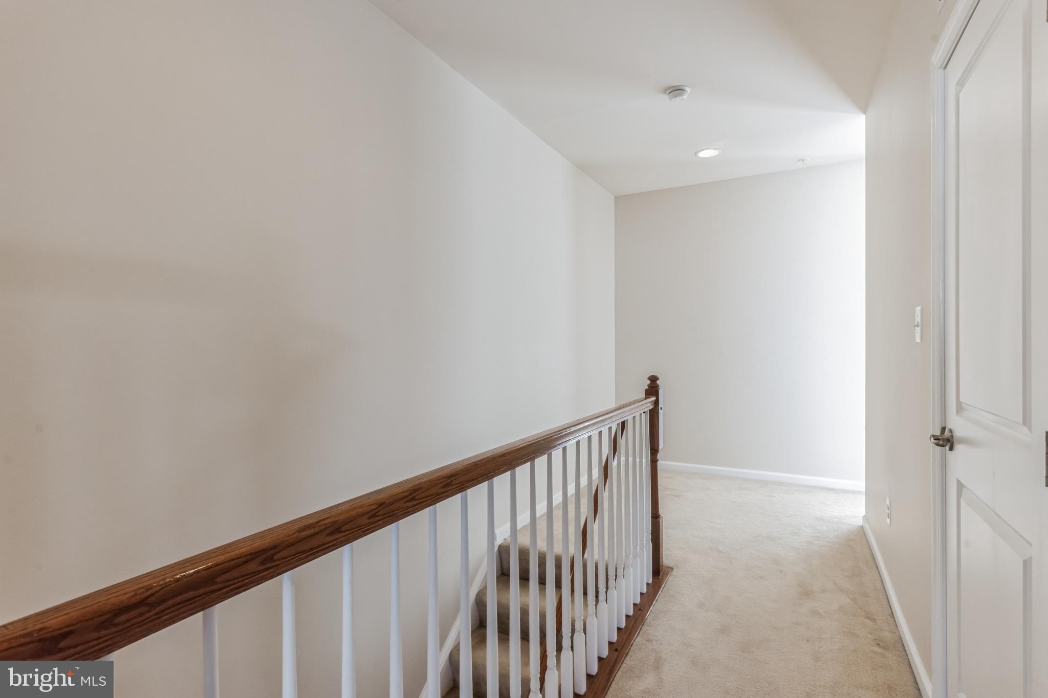 TOWN CENTER COMMONS - Residential Lease