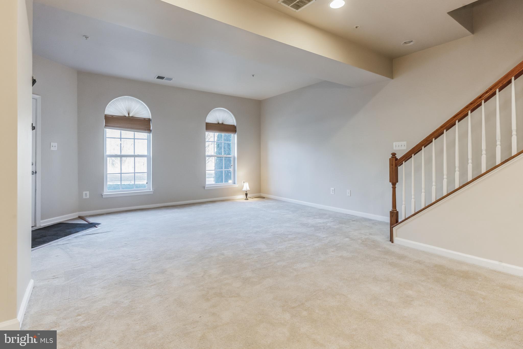 TOWN CENTER COMMONS - Residential Lease