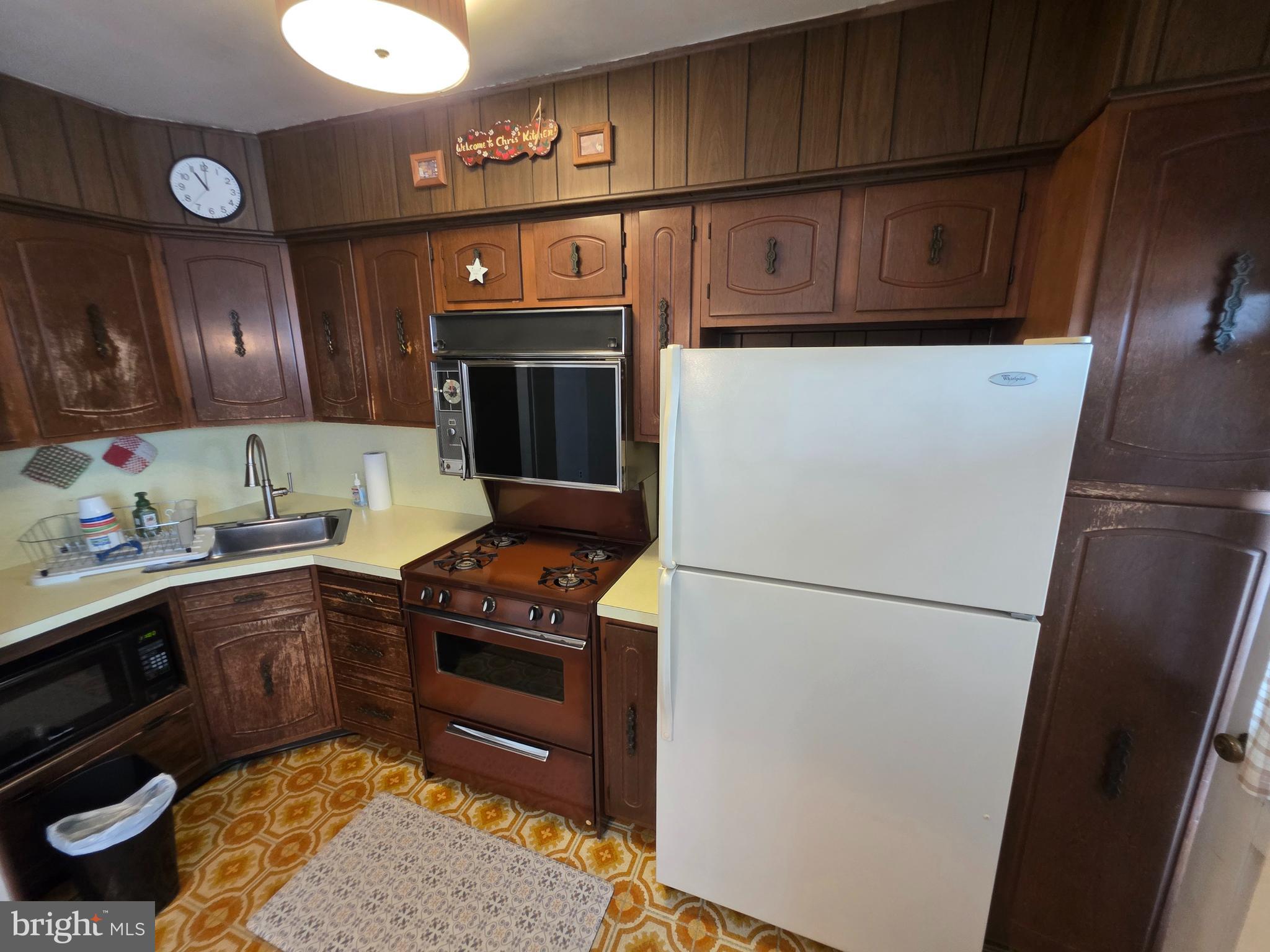 EASTWOOD - Residential
