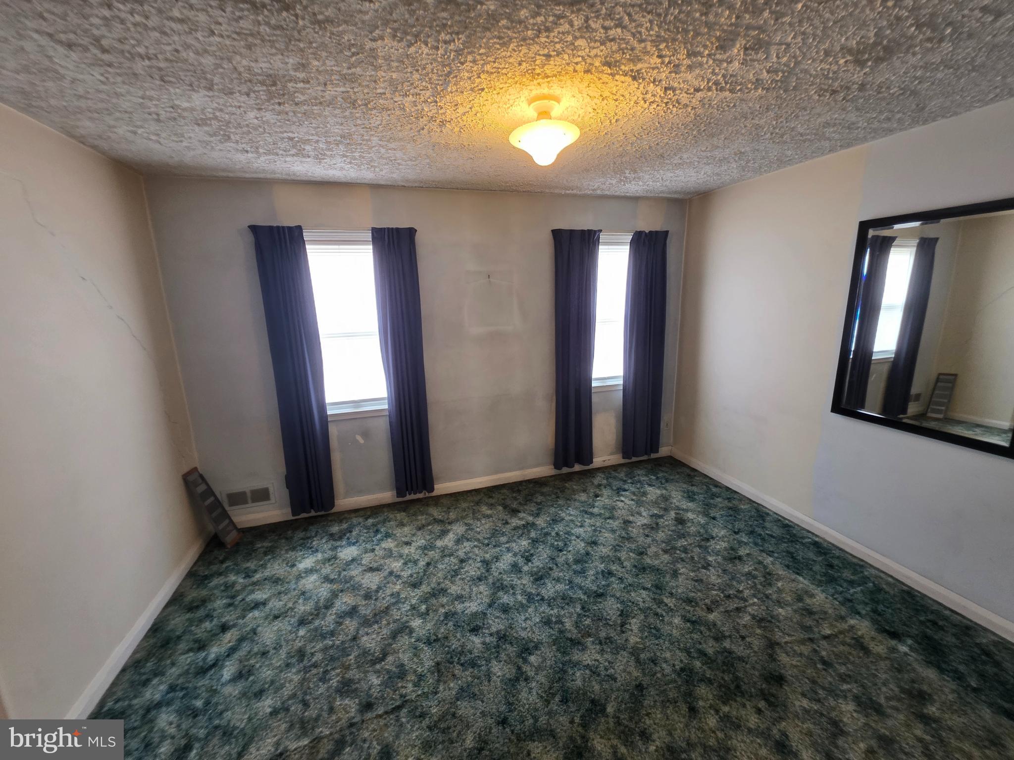 EASTWOOD - Residential