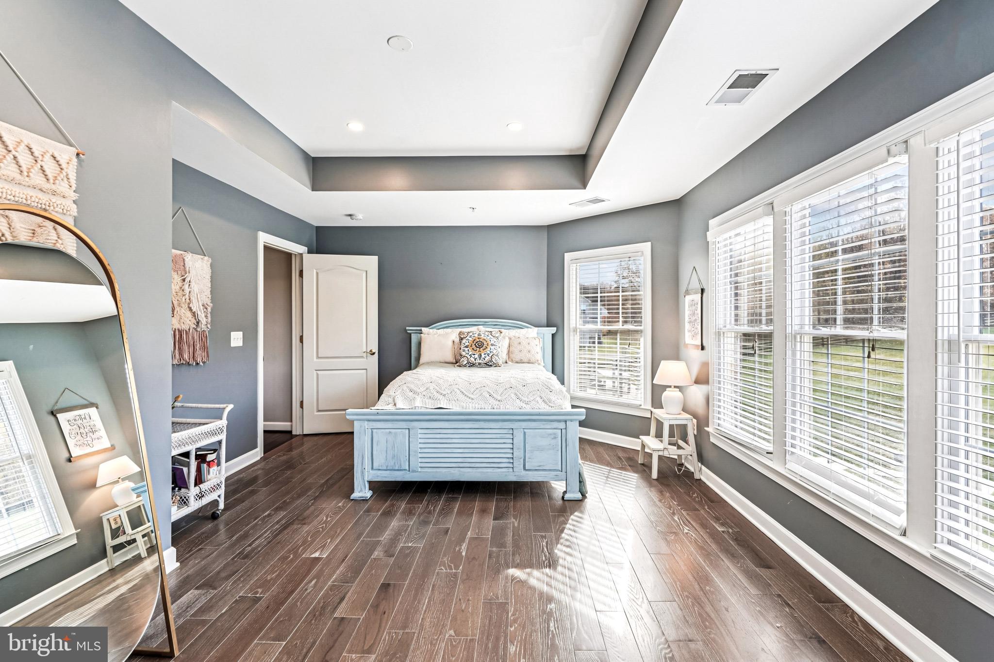 LONG ACRES - Residential