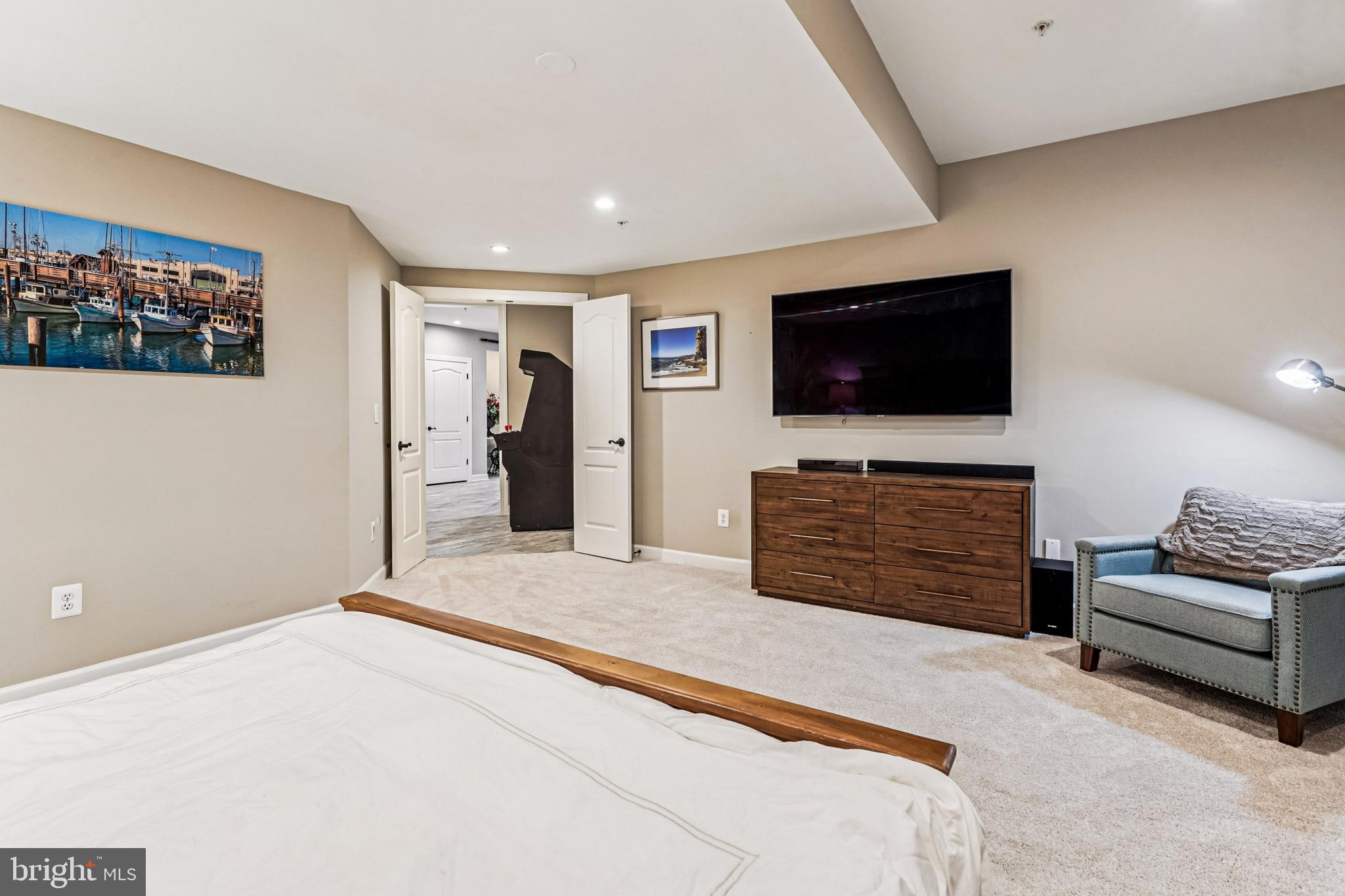 LONG ACRES - Residential