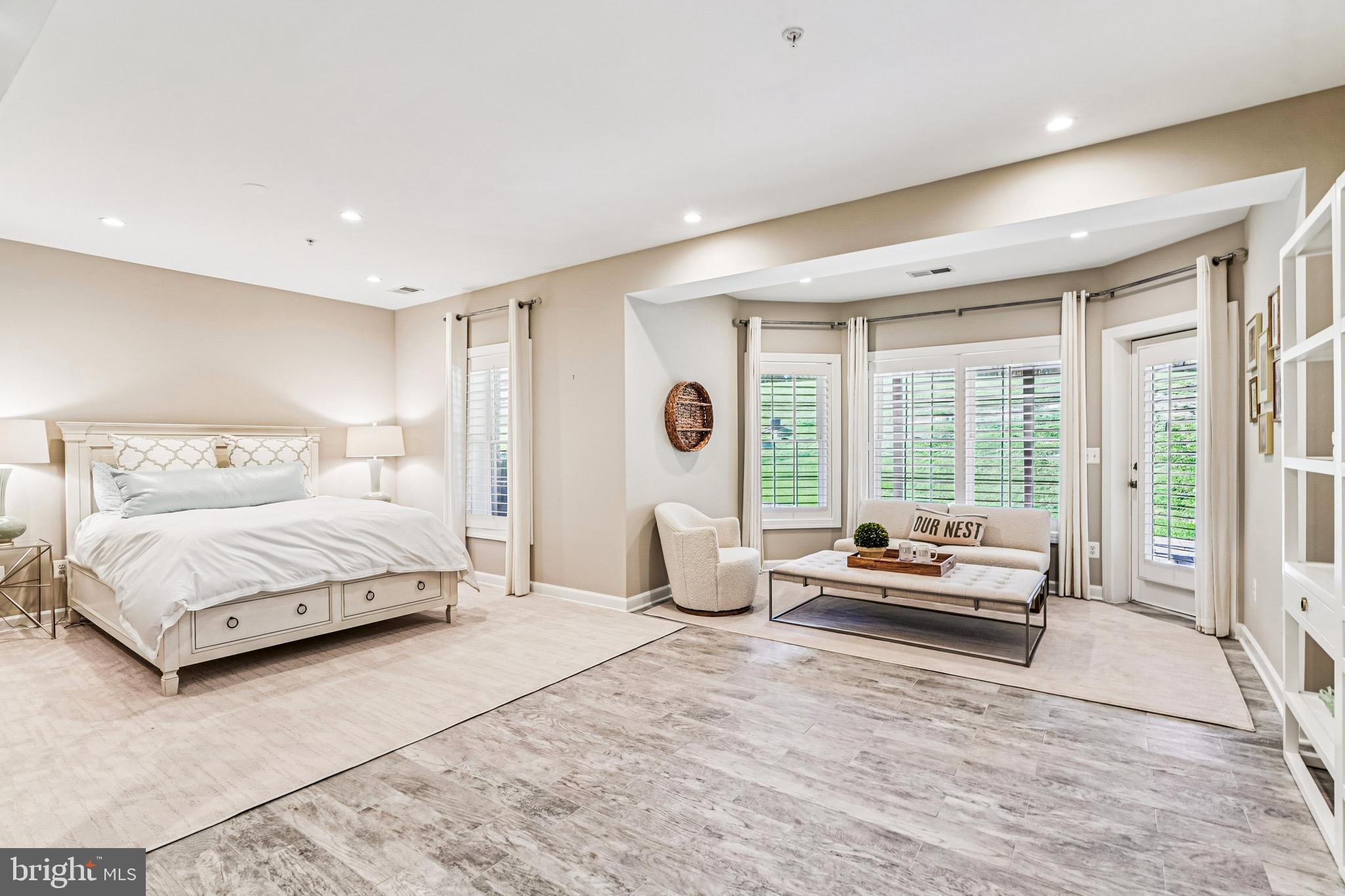 LONG ACRES - Residential