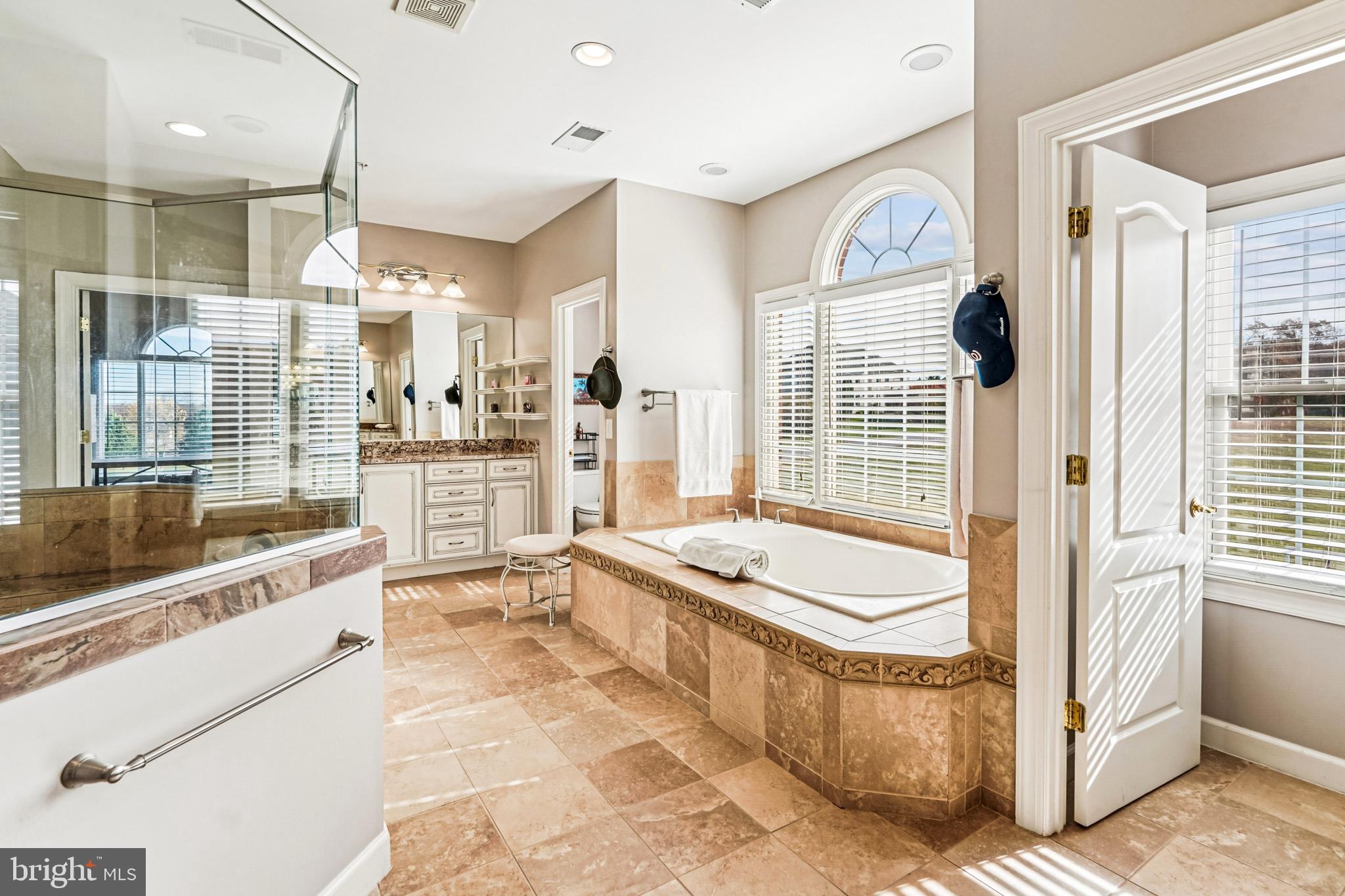 LONG ACRES - Residential