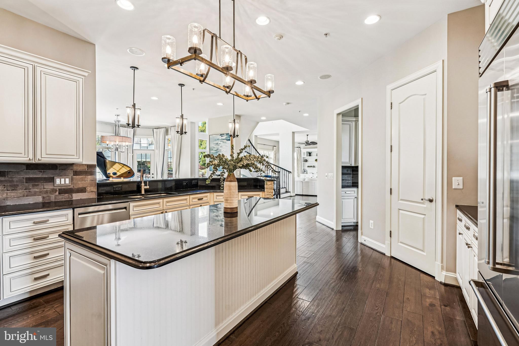 LONG ACRES - Residential