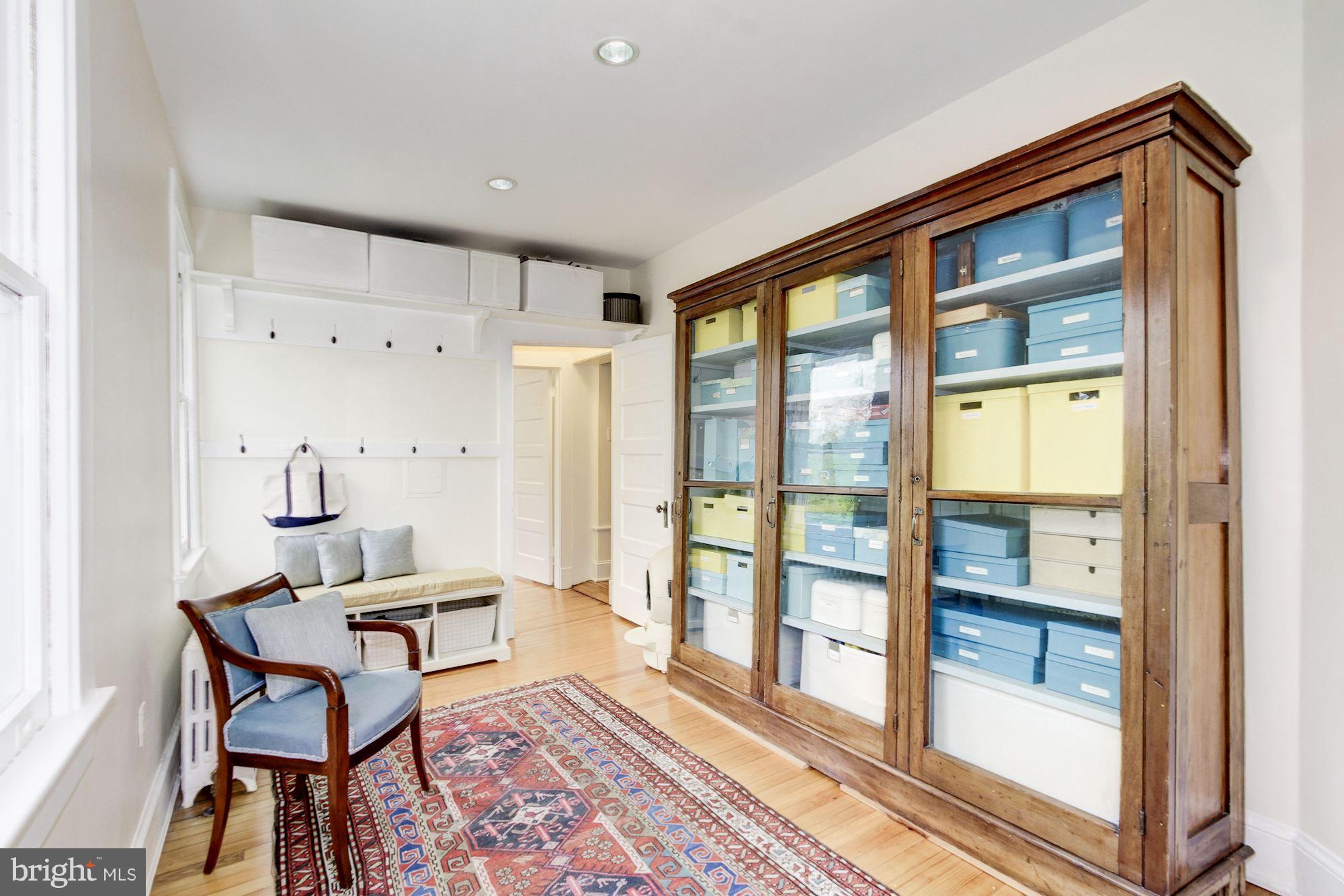 KENSINGTON - Residential