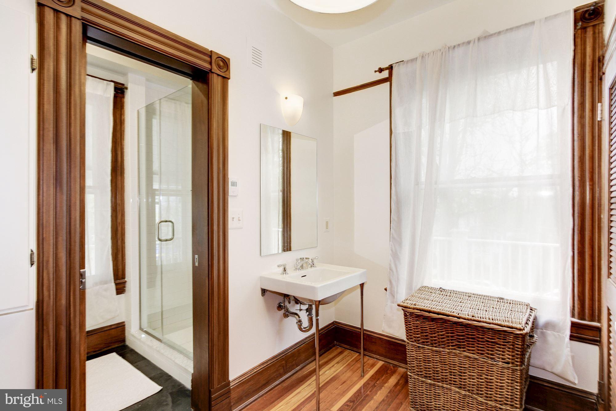 KENSINGTON - Residential