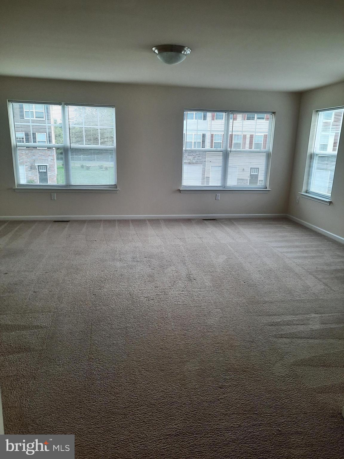 ADMIRALS QUAY - Residential Lease