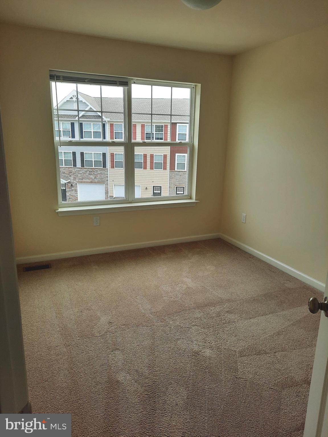 ADMIRALS QUAY - Residential Lease