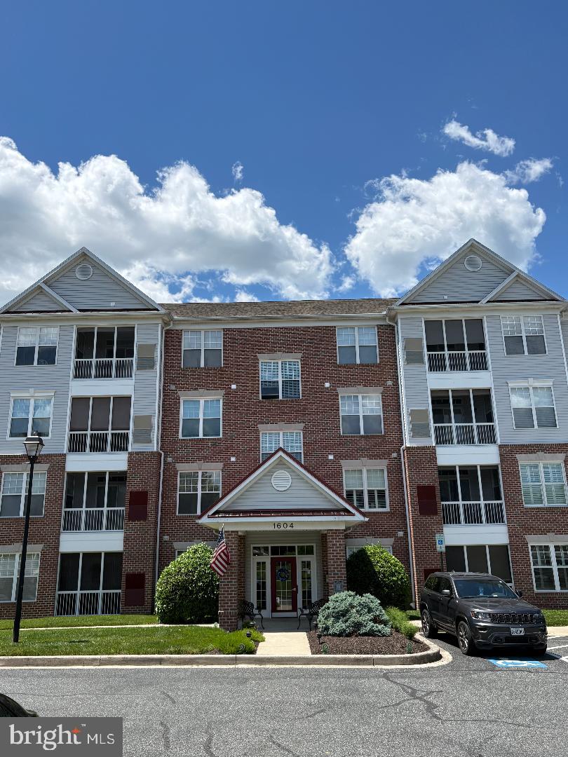 EMERALD HILLS - Residential