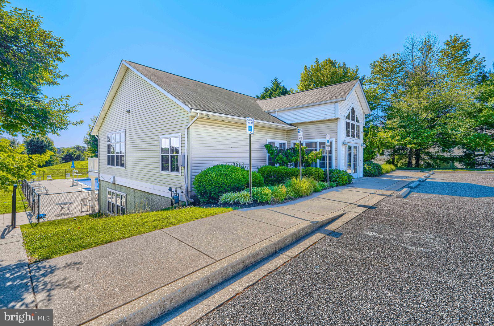 EMERALD HILLS - Residential
