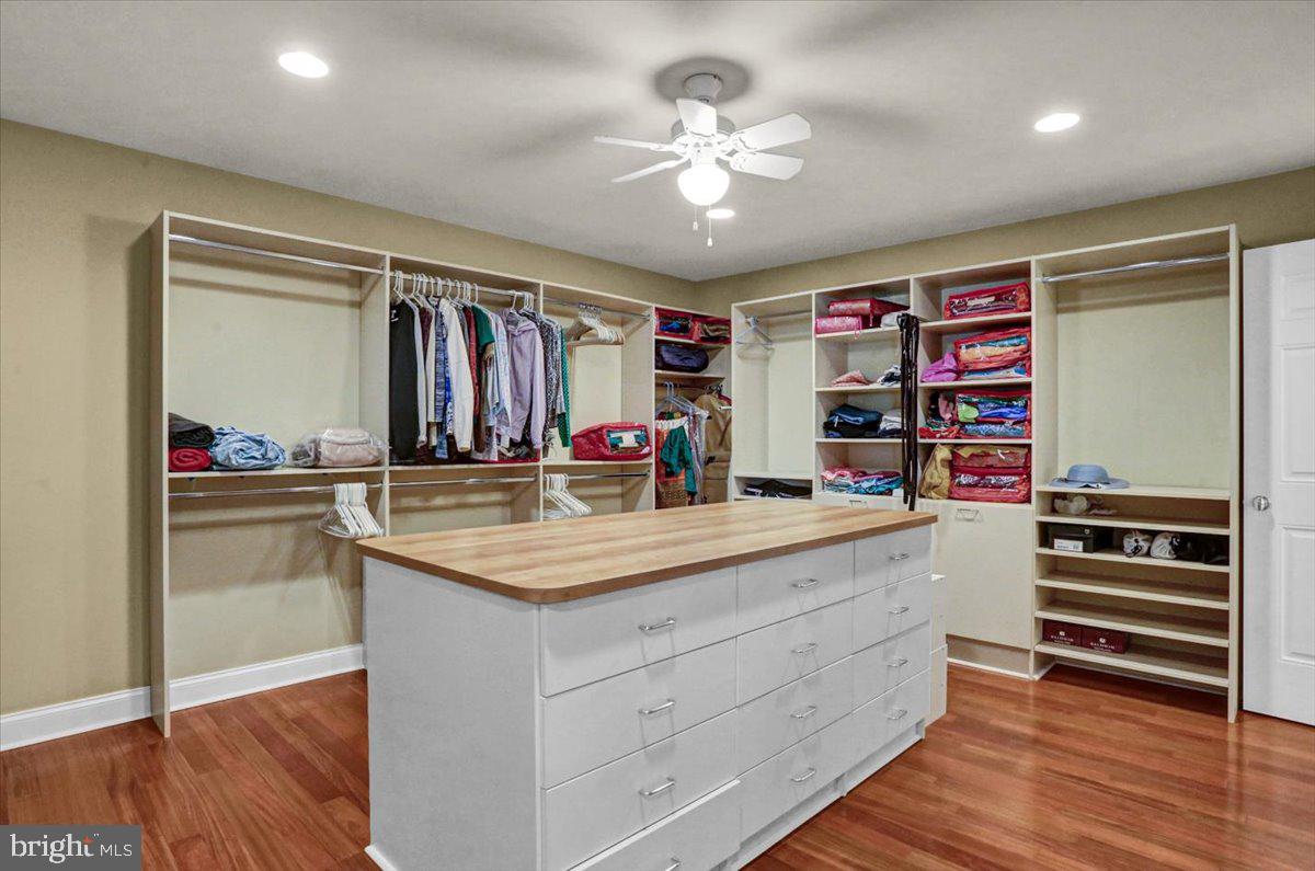 INVERNESS AT SPRIN - Residential