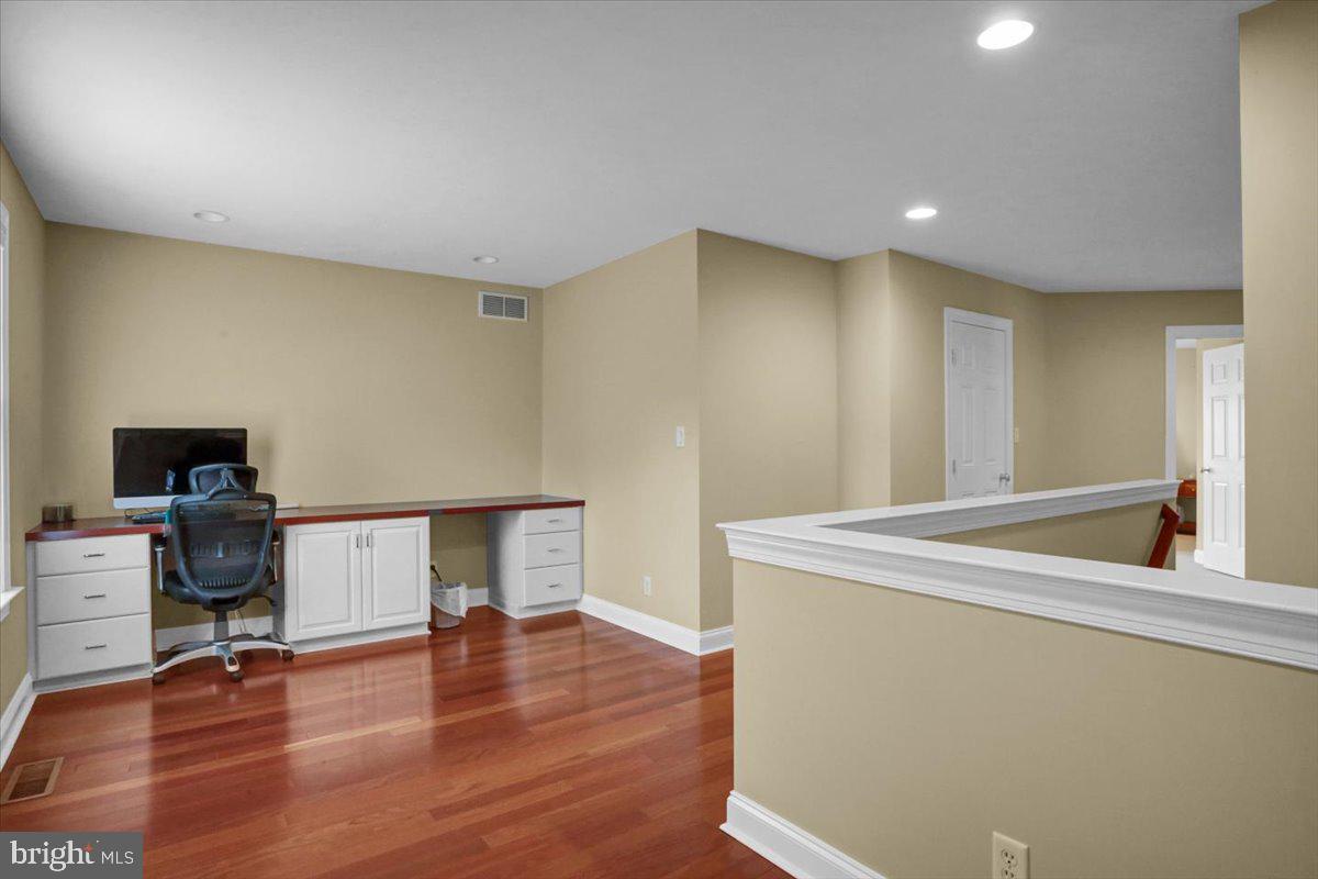 INVERNESS AT SPRIN - Residential