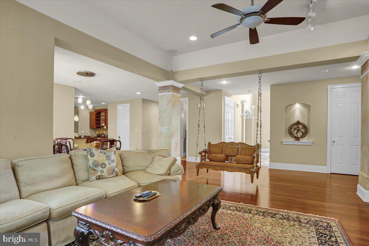 INVERNESS AT SPRIN - Residential