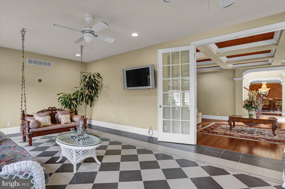 INVERNESS AT SPRIN - Residential