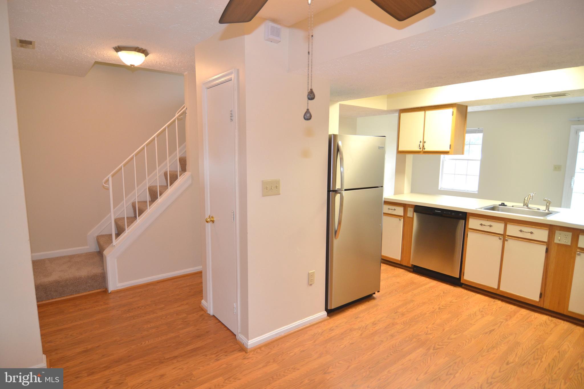 COLUMBIA COMMONS - Residential Lease