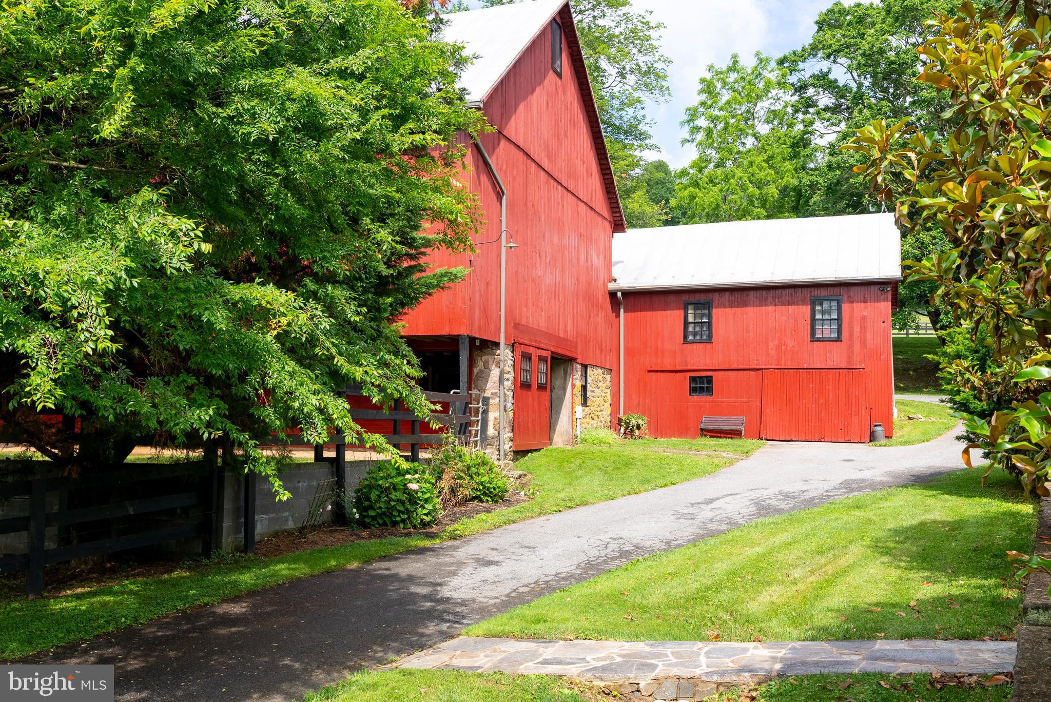 HAMPSTEAD - Farm