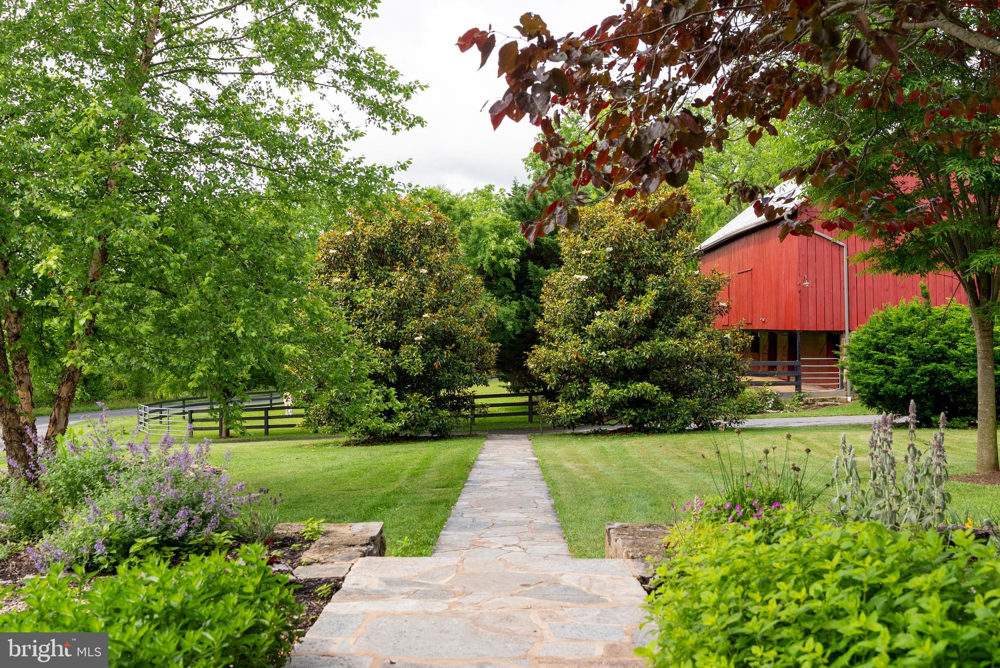 HAMPSTEAD - Farm
